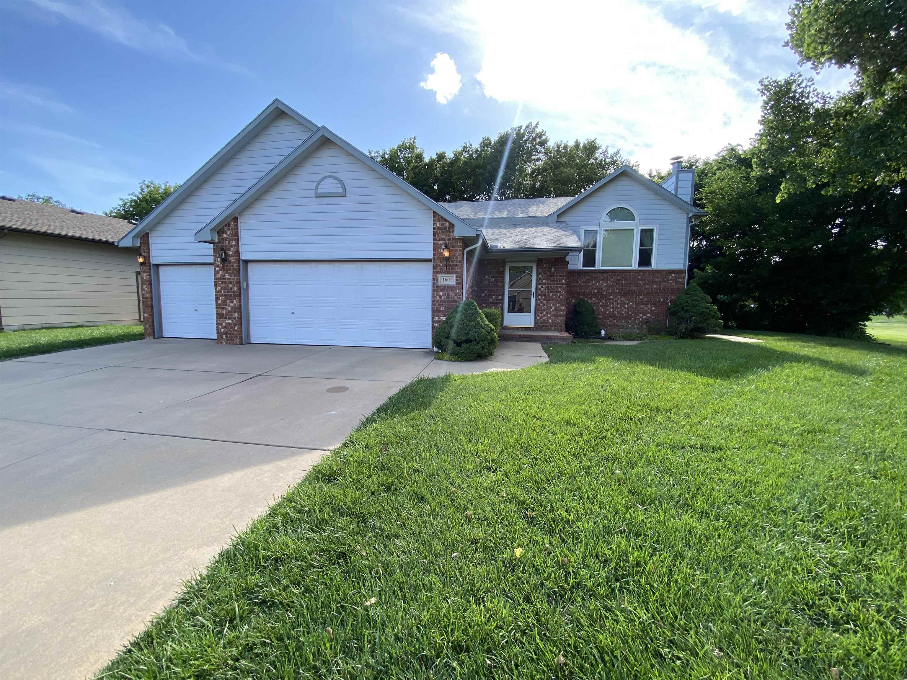 1601 N Prairie Run Cir Property Photo 5