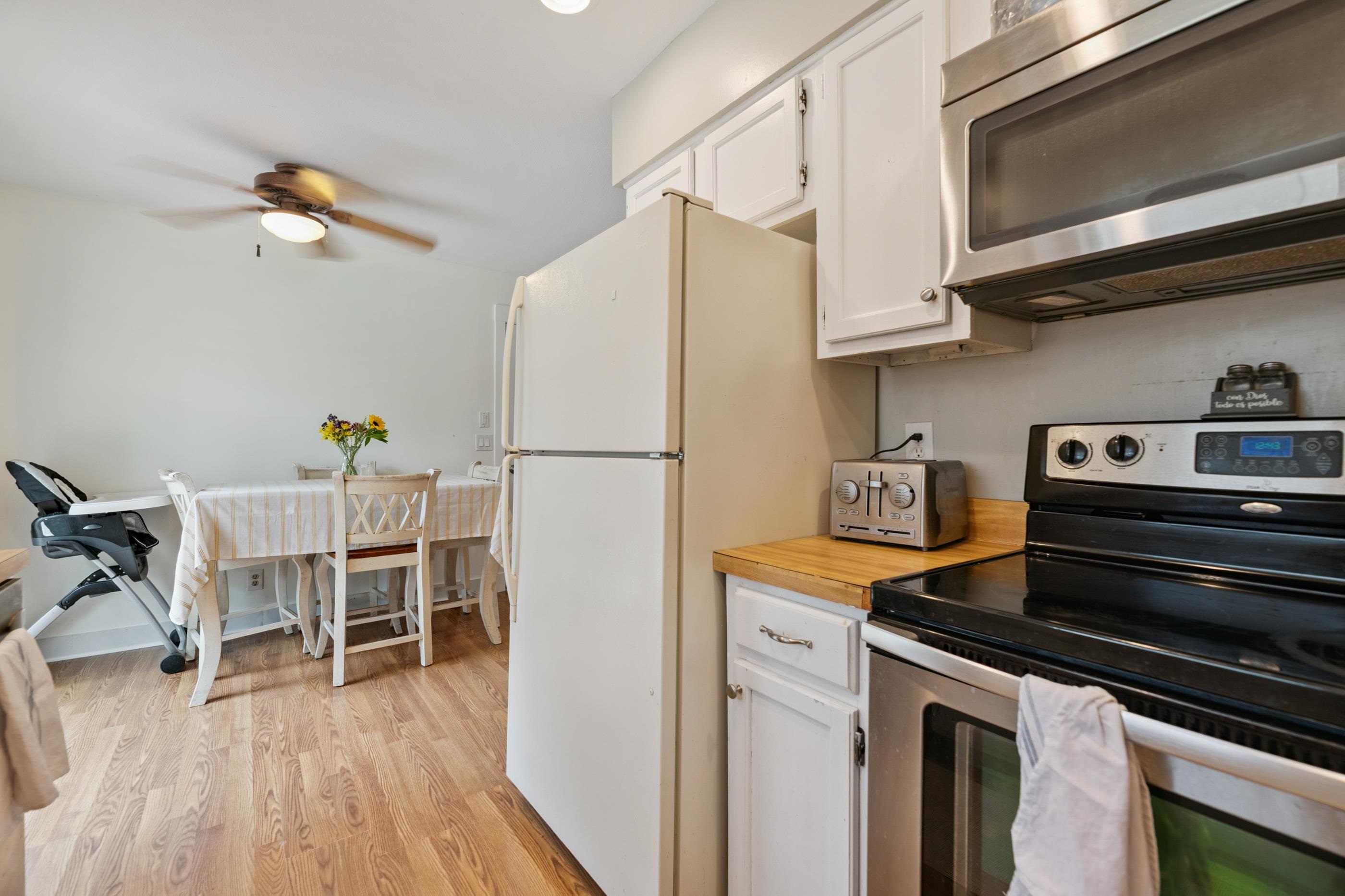 1208 N Doris St Property Photo 9