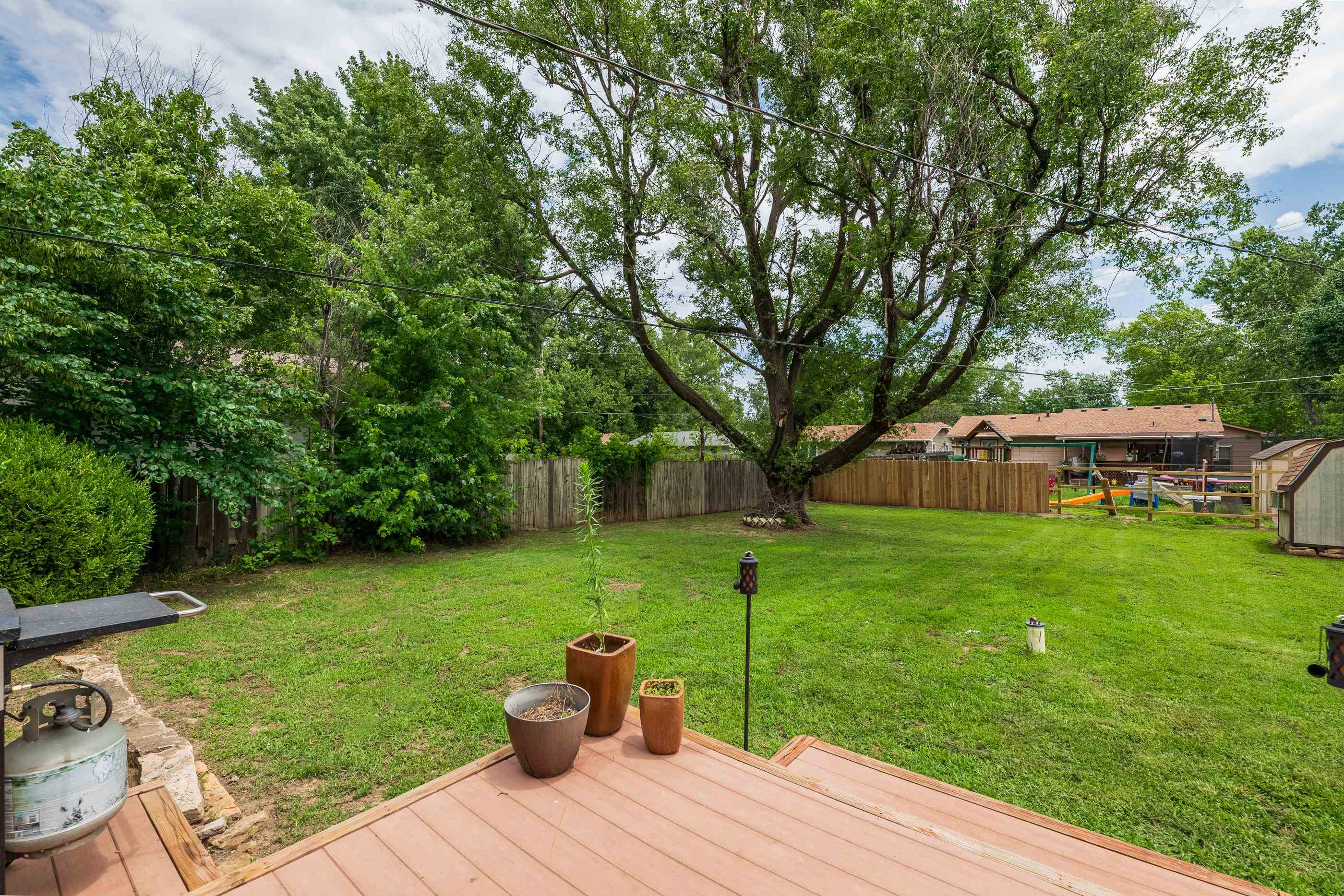 1208 N Doris St Property Photo 23