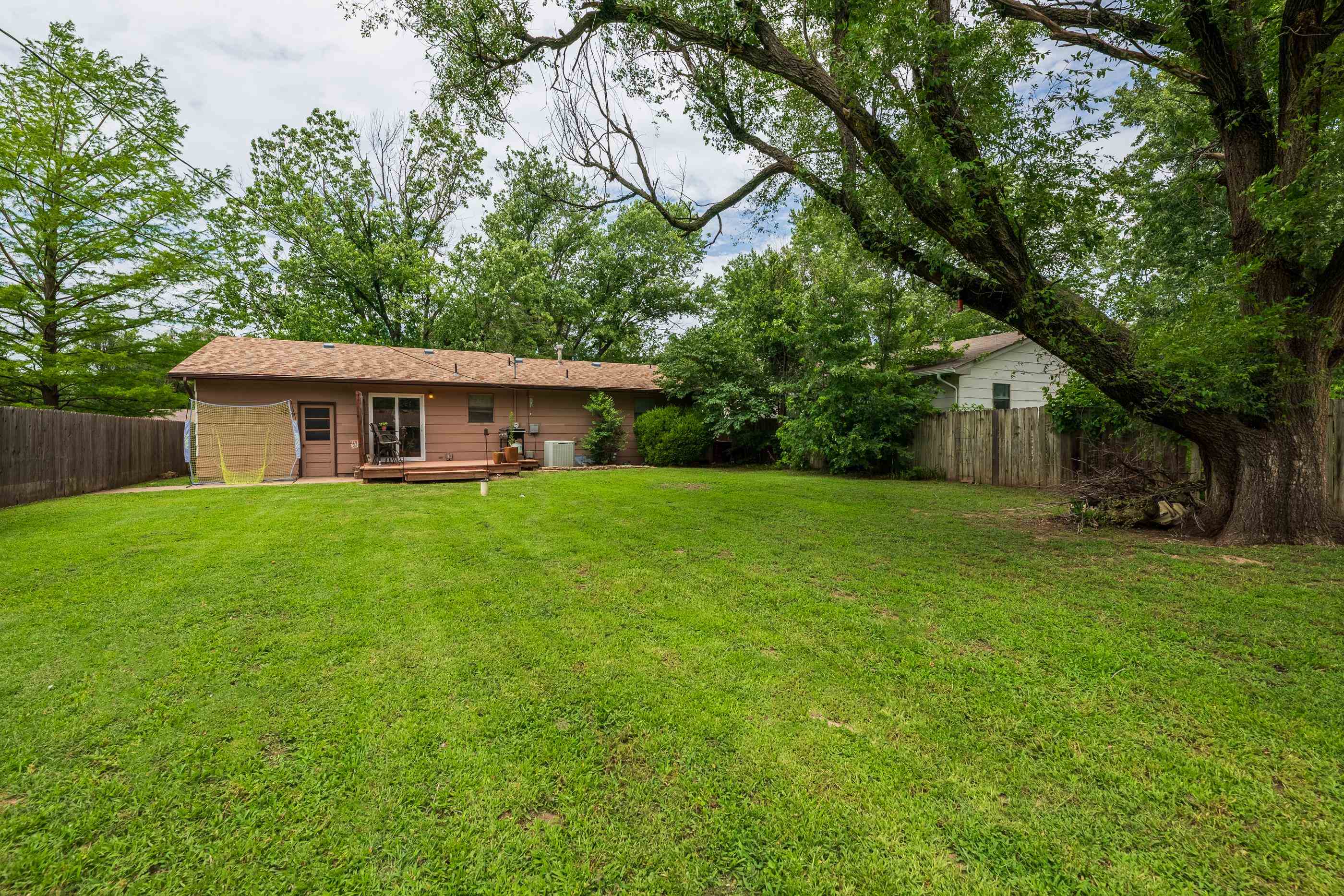 1208 N Doris St Property Photo 25