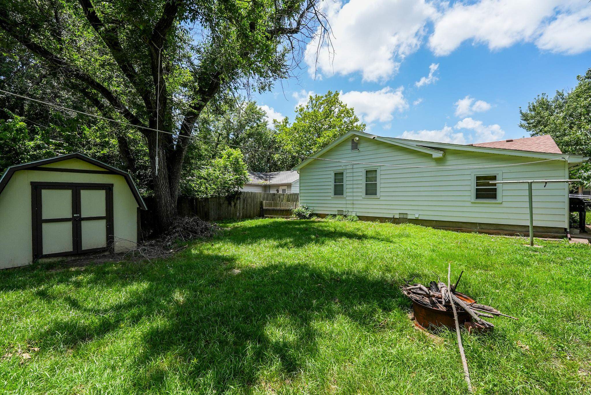 830 N Atchison St Property Photo 17