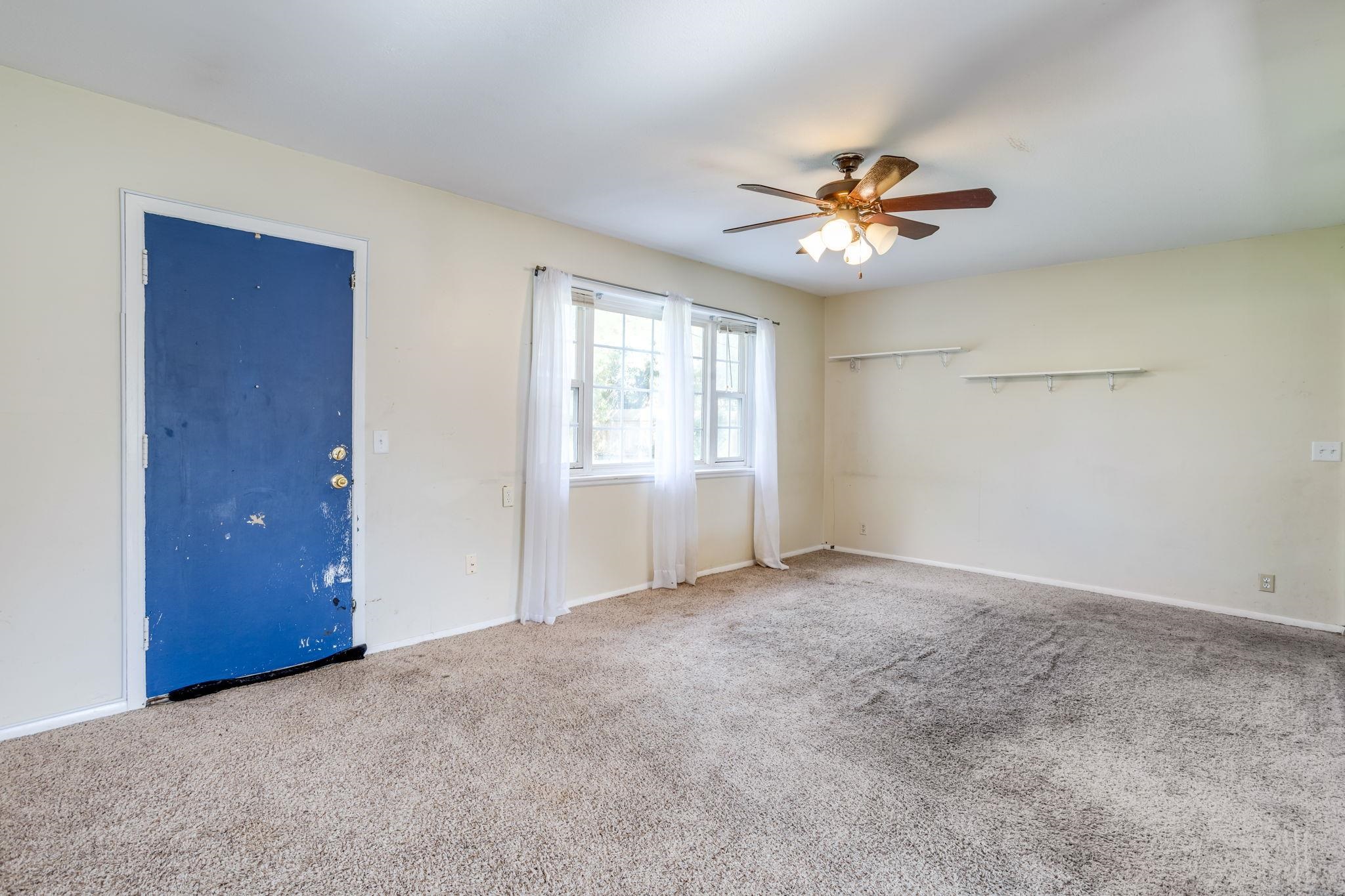 1480 N Clarence Ave Property Photo 8