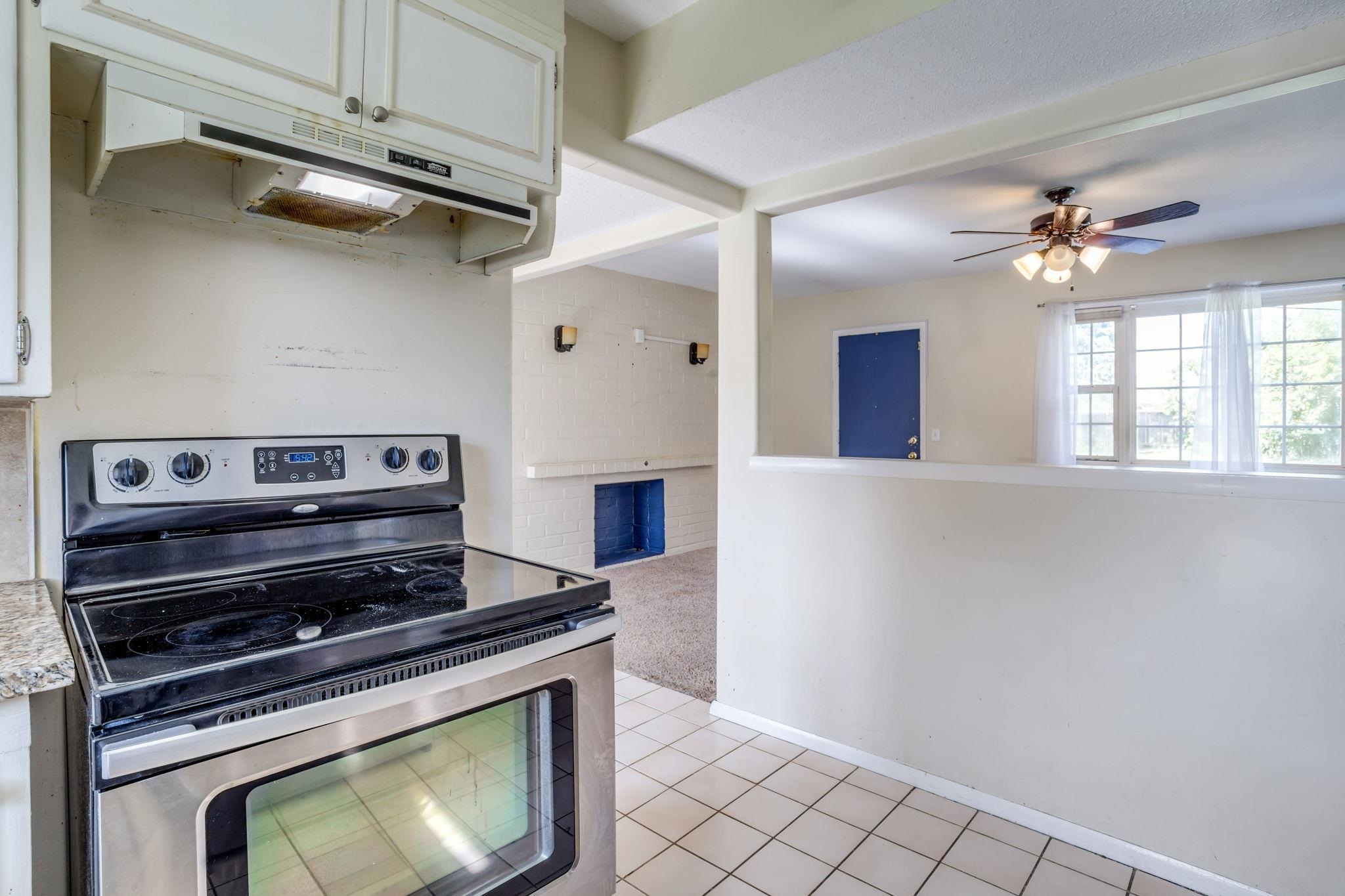 1480 N Clarence Ave Property Photo 15