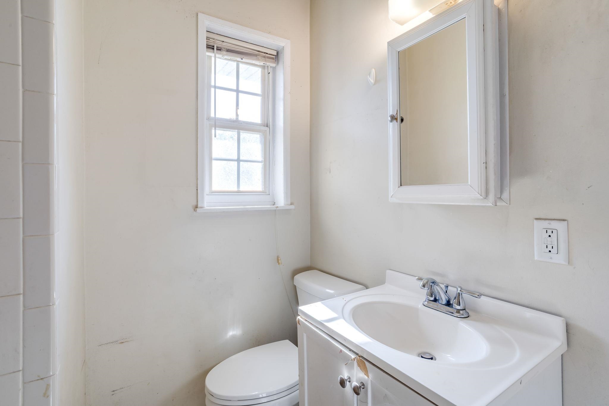 1480 N Clarence Ave Property Photo 19