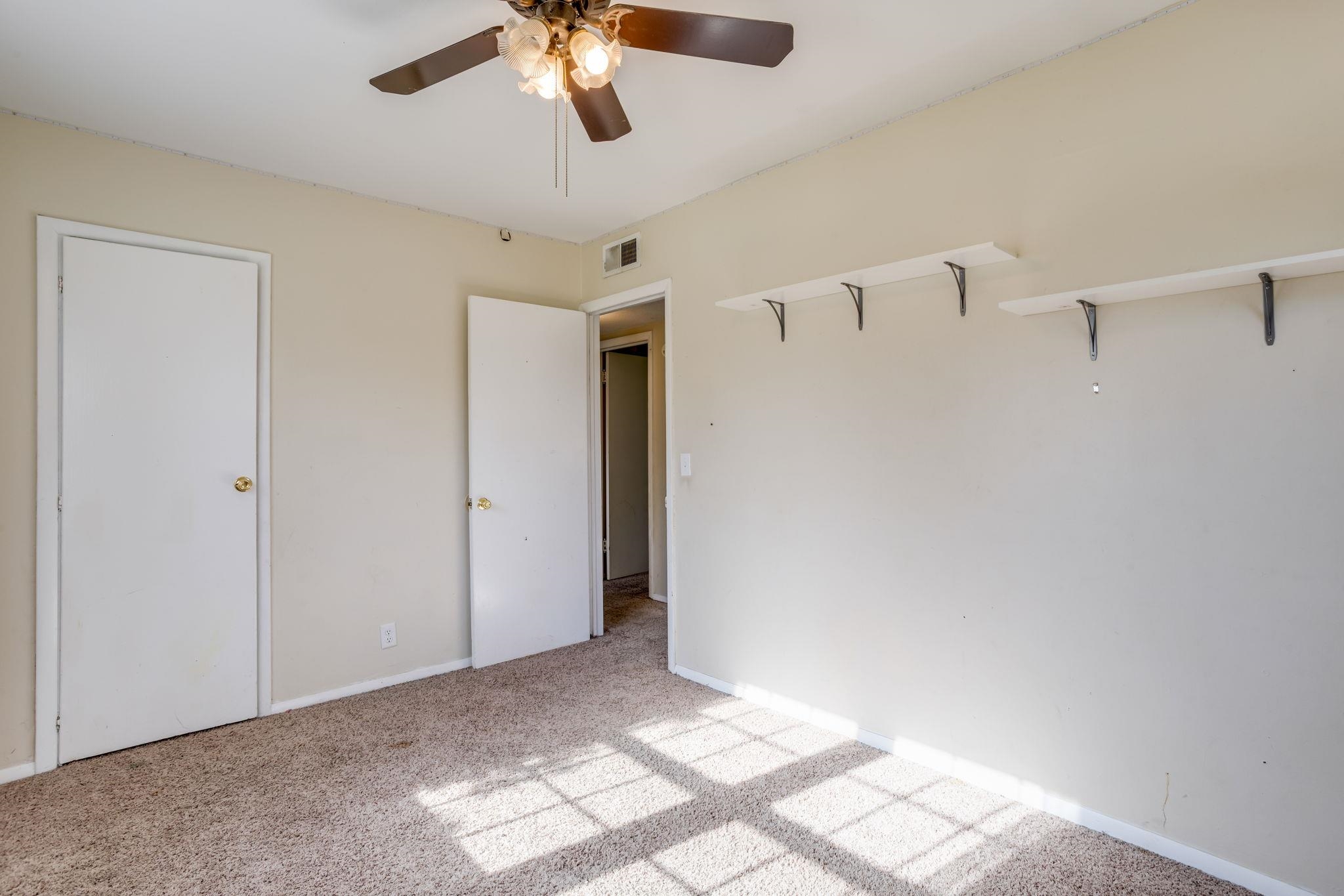 1480 N Clarence Ave Property Photo 23