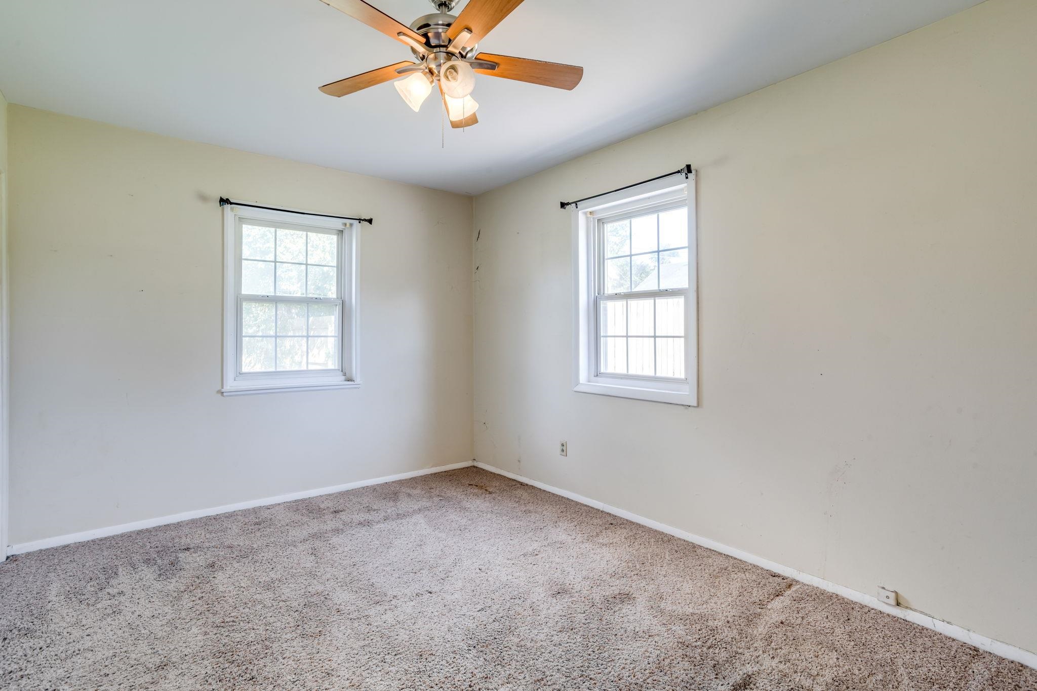 1480 N Clarence Ave Property Photo 24