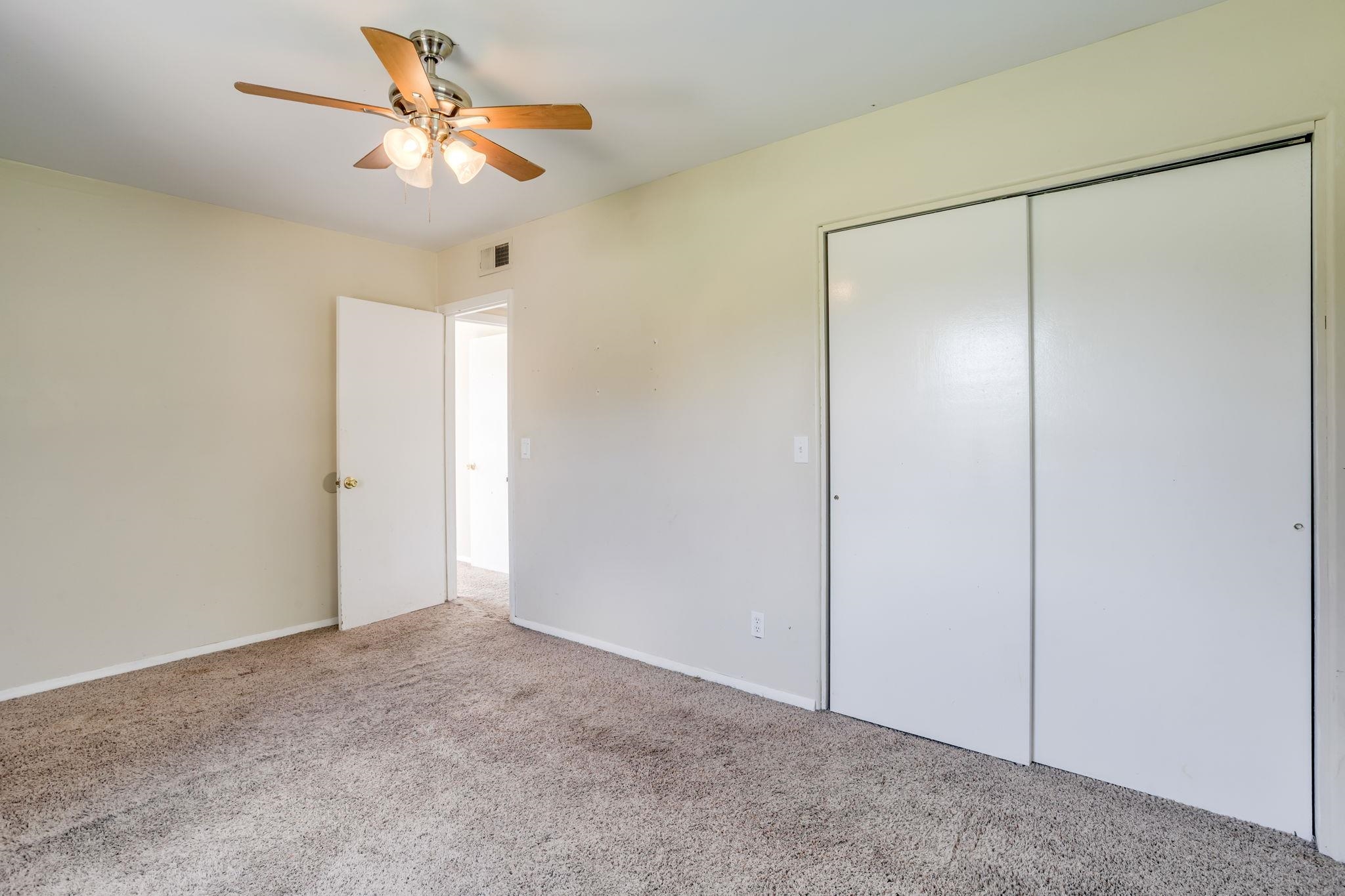 1480 N Clarence Ave Property Photo 25