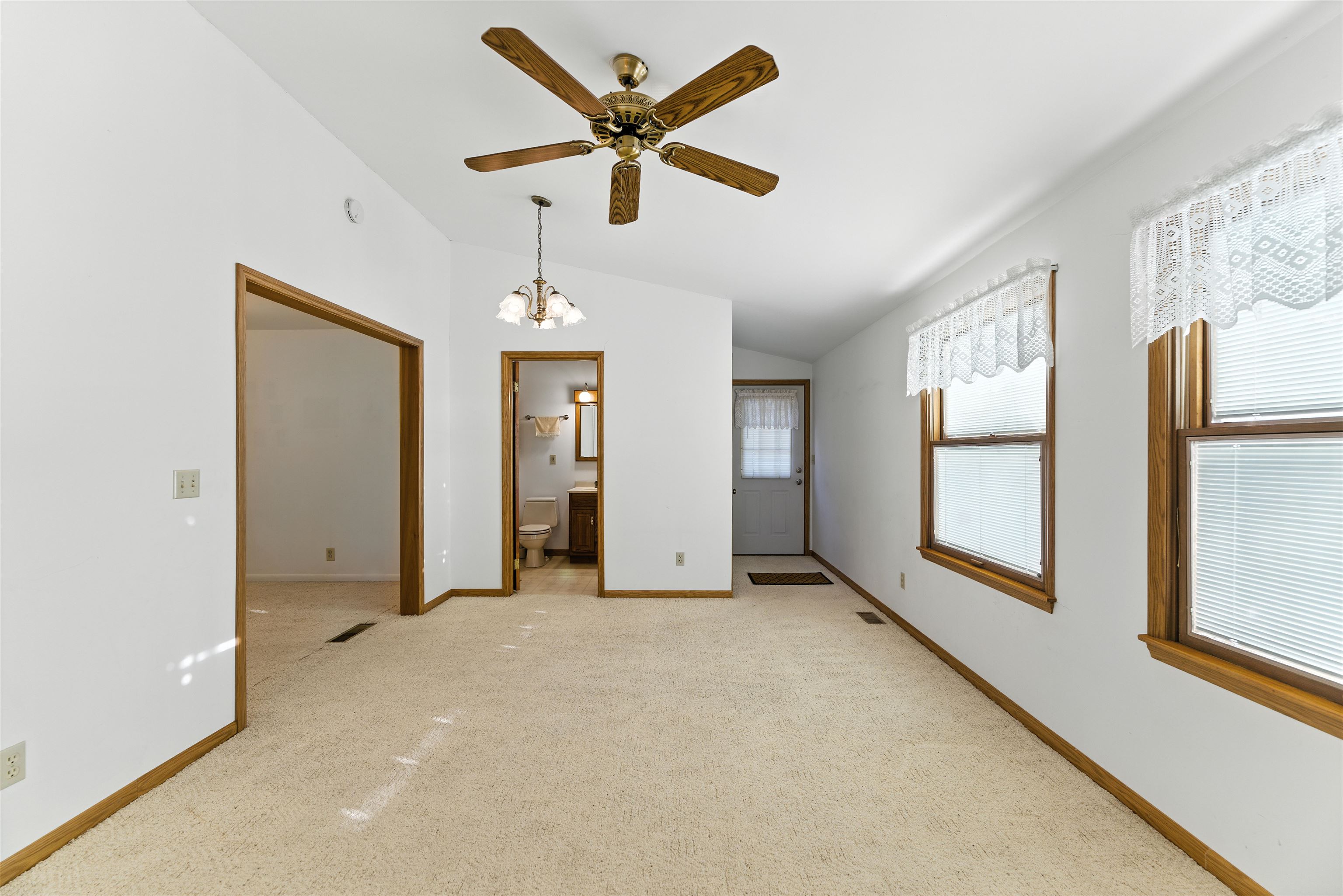 860 Plaza Dr Property Photo 7