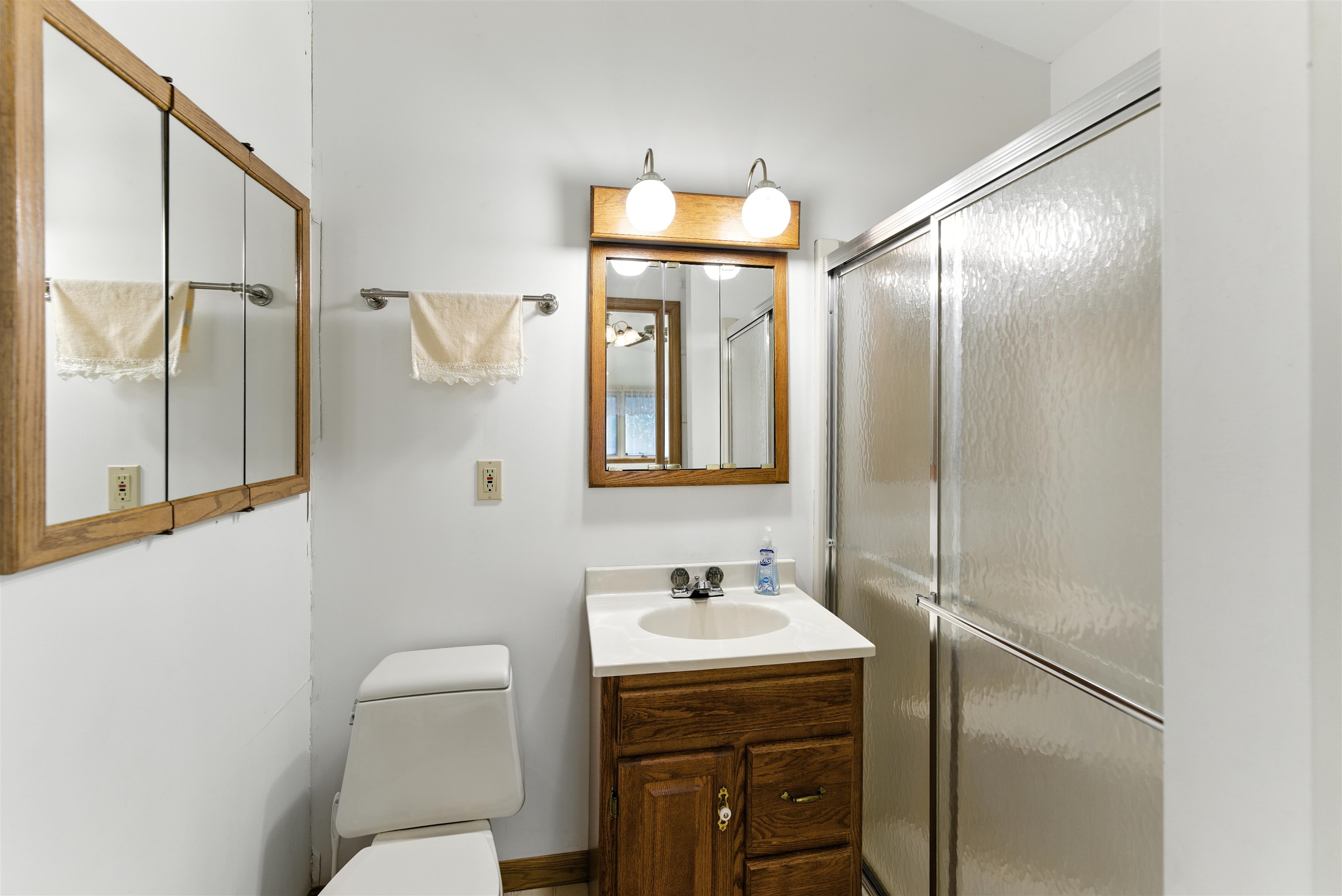 860 Plaza Dr Property Photo 8