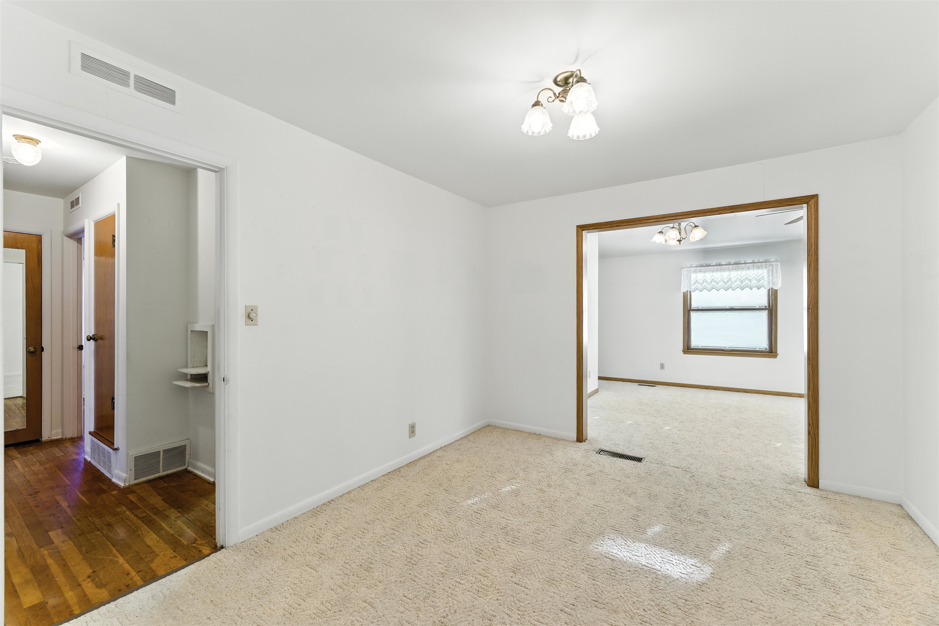 860 Plaza Dr Property Photo 10