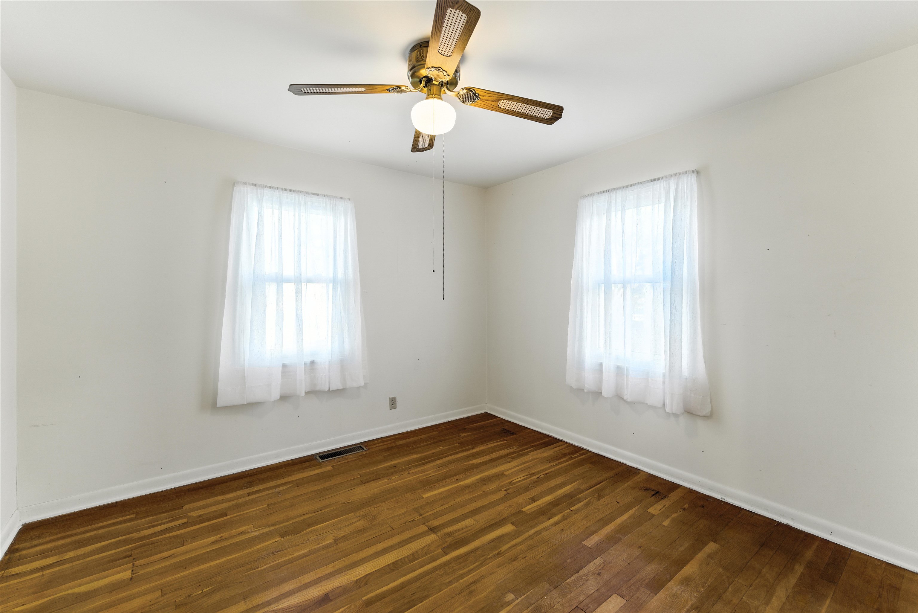860 Plaza Dr Property Photo 13
