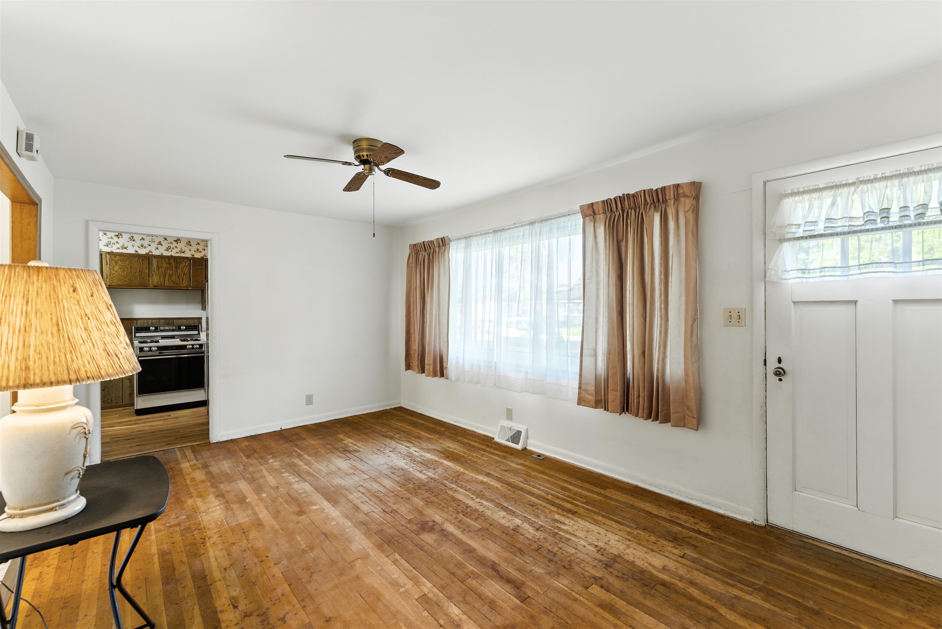 860 Plaza Dr Property Photo 14