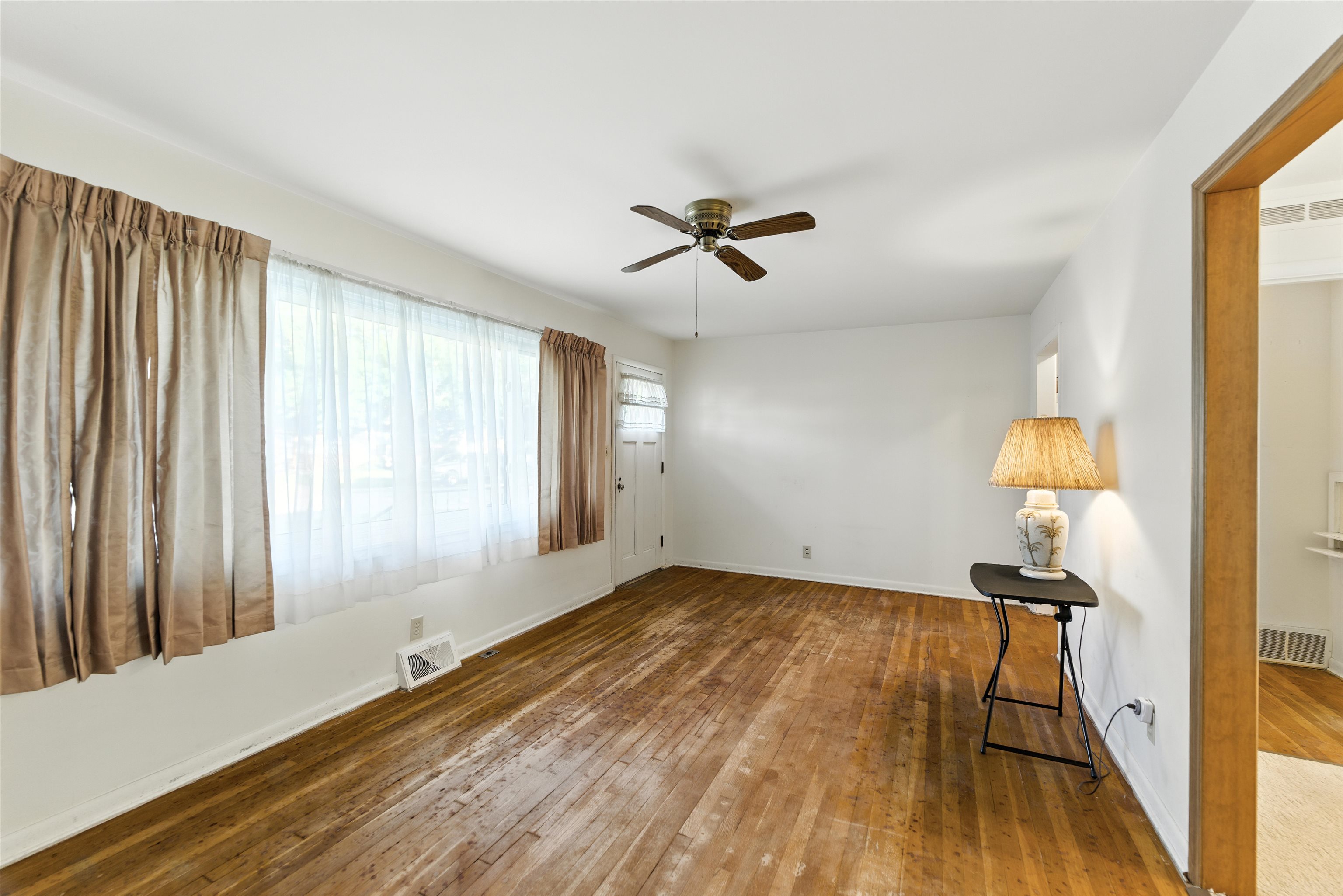 860 Plaza Dr Property Photo 16