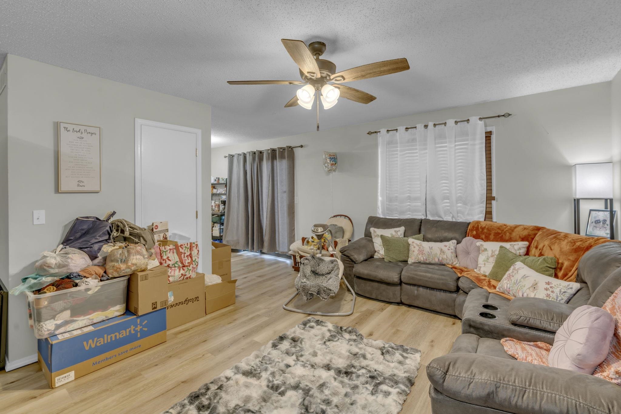 10604 W Texas St Property Photo 10
