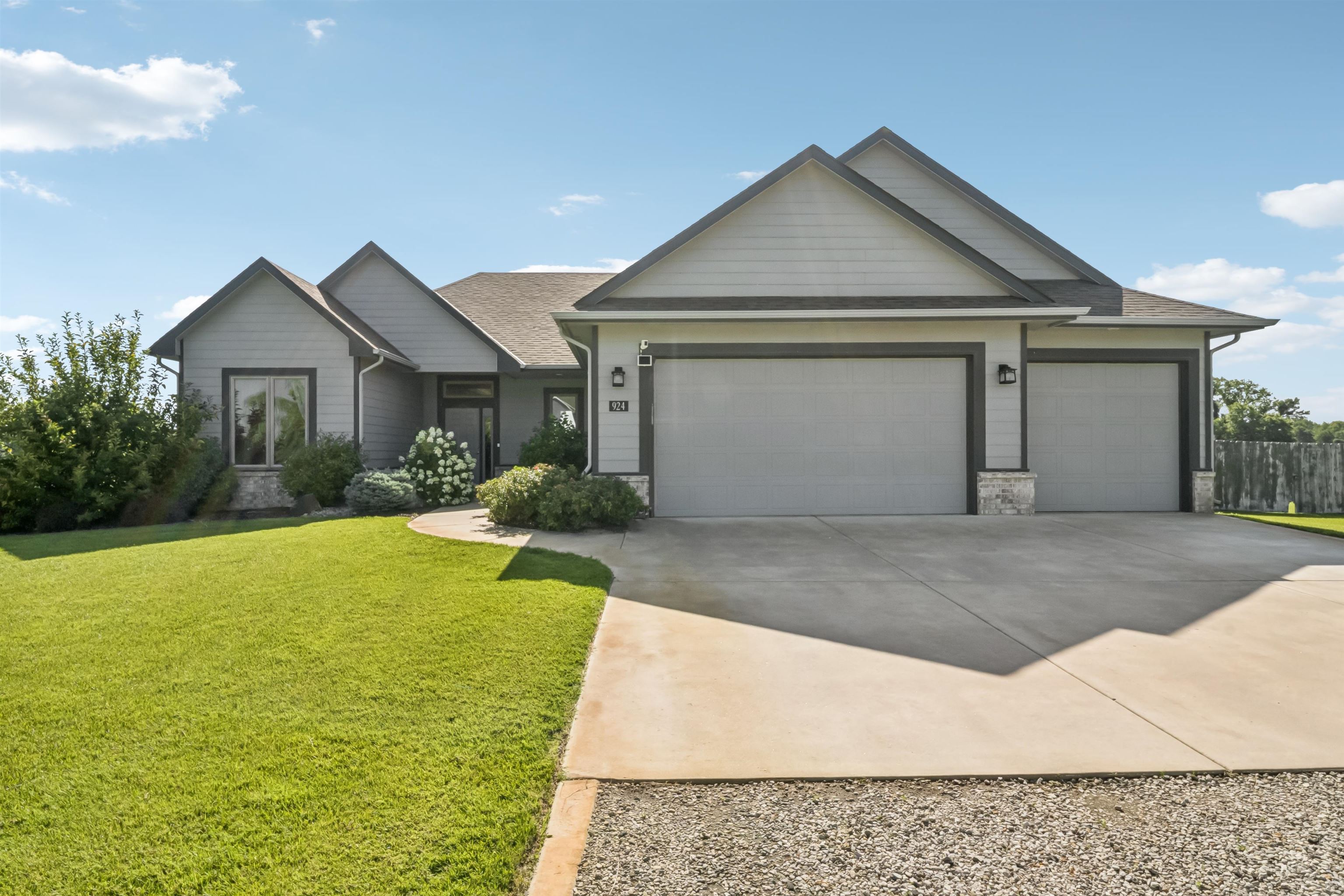 924 E Chukker Ln Property Photo 32