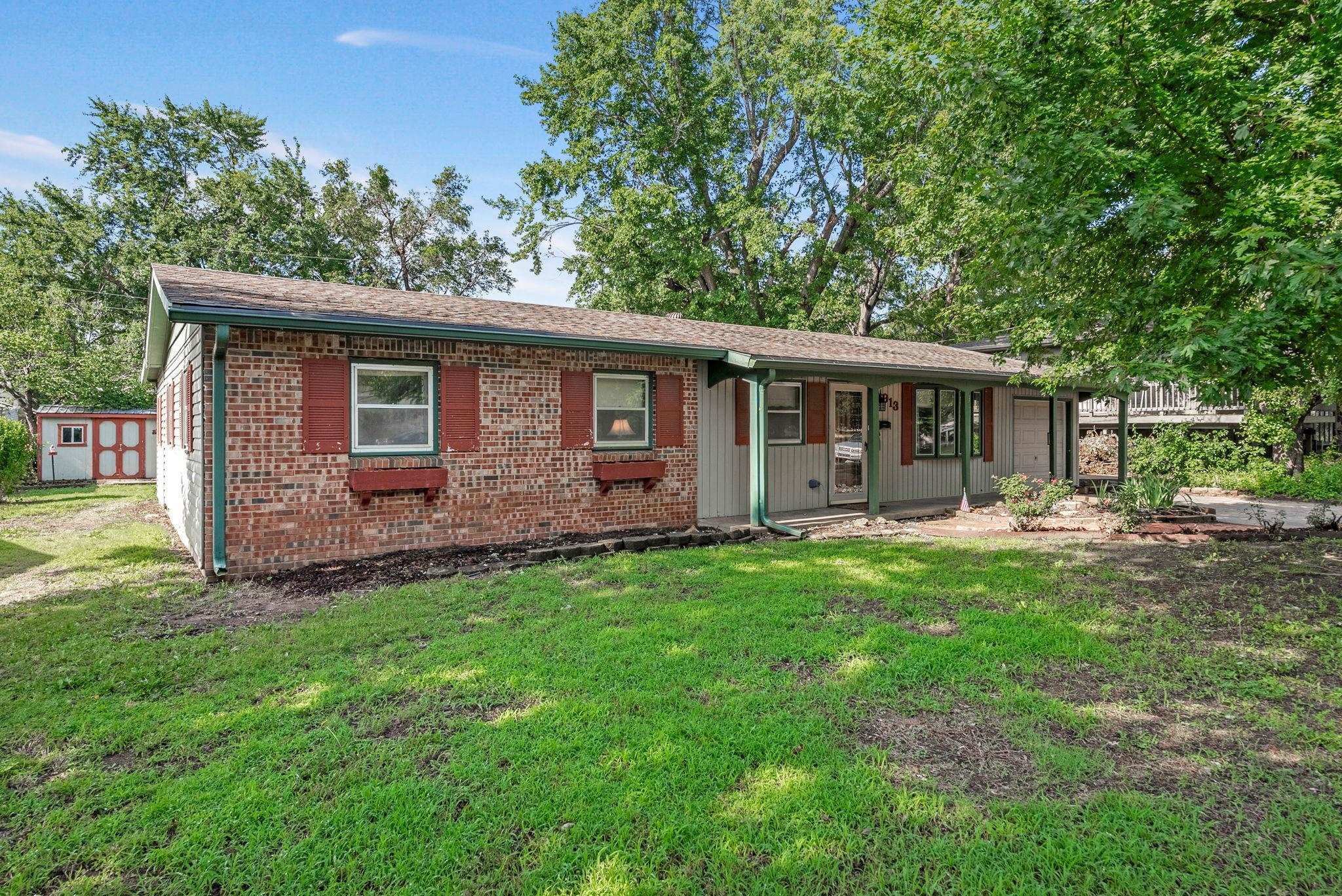 913 N Wilbur Ln Property Photo 1