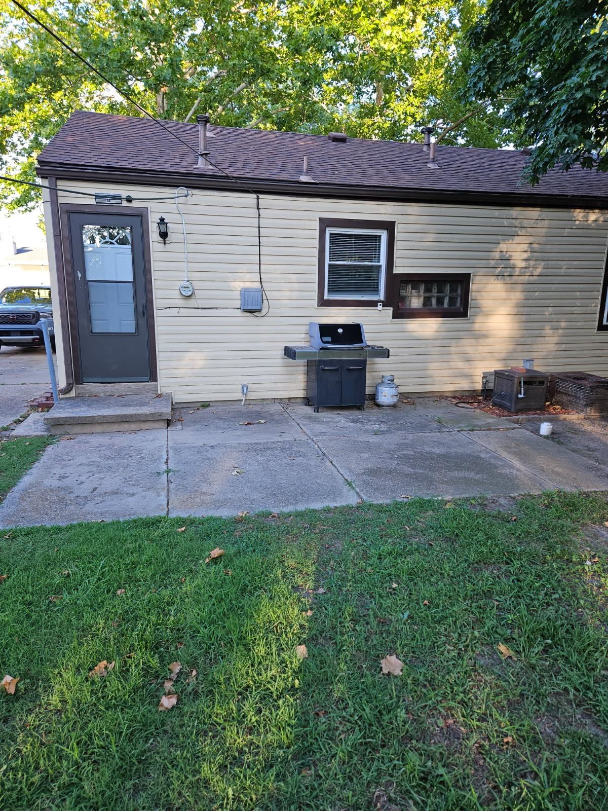2455 S Bennett Ave Property Photo 20