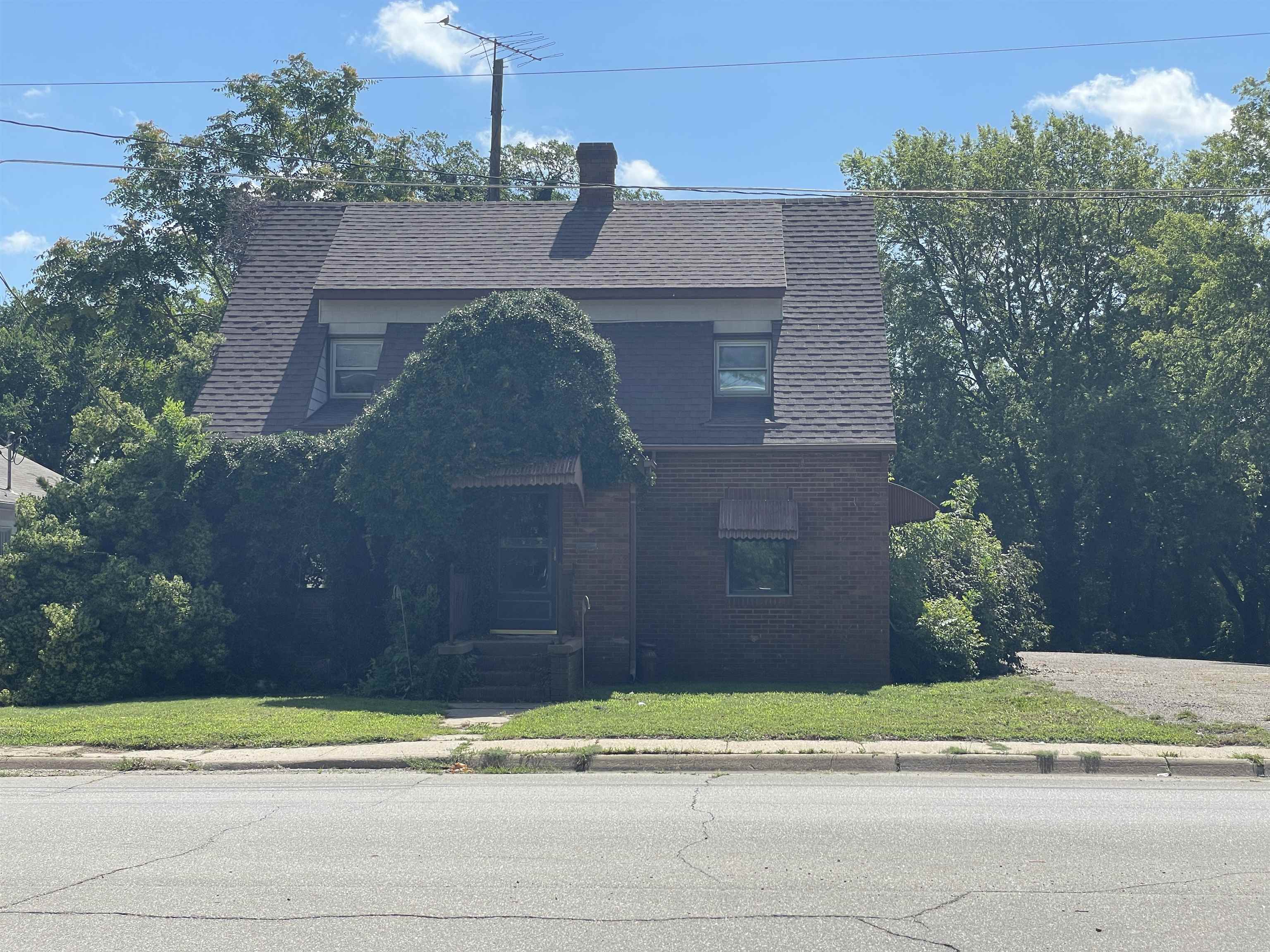 1127 N A St Property Photo 1