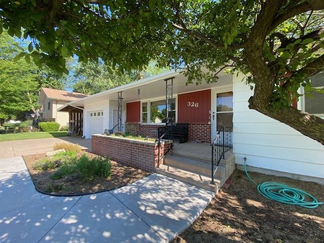326 E Vesper St Property Photo 1