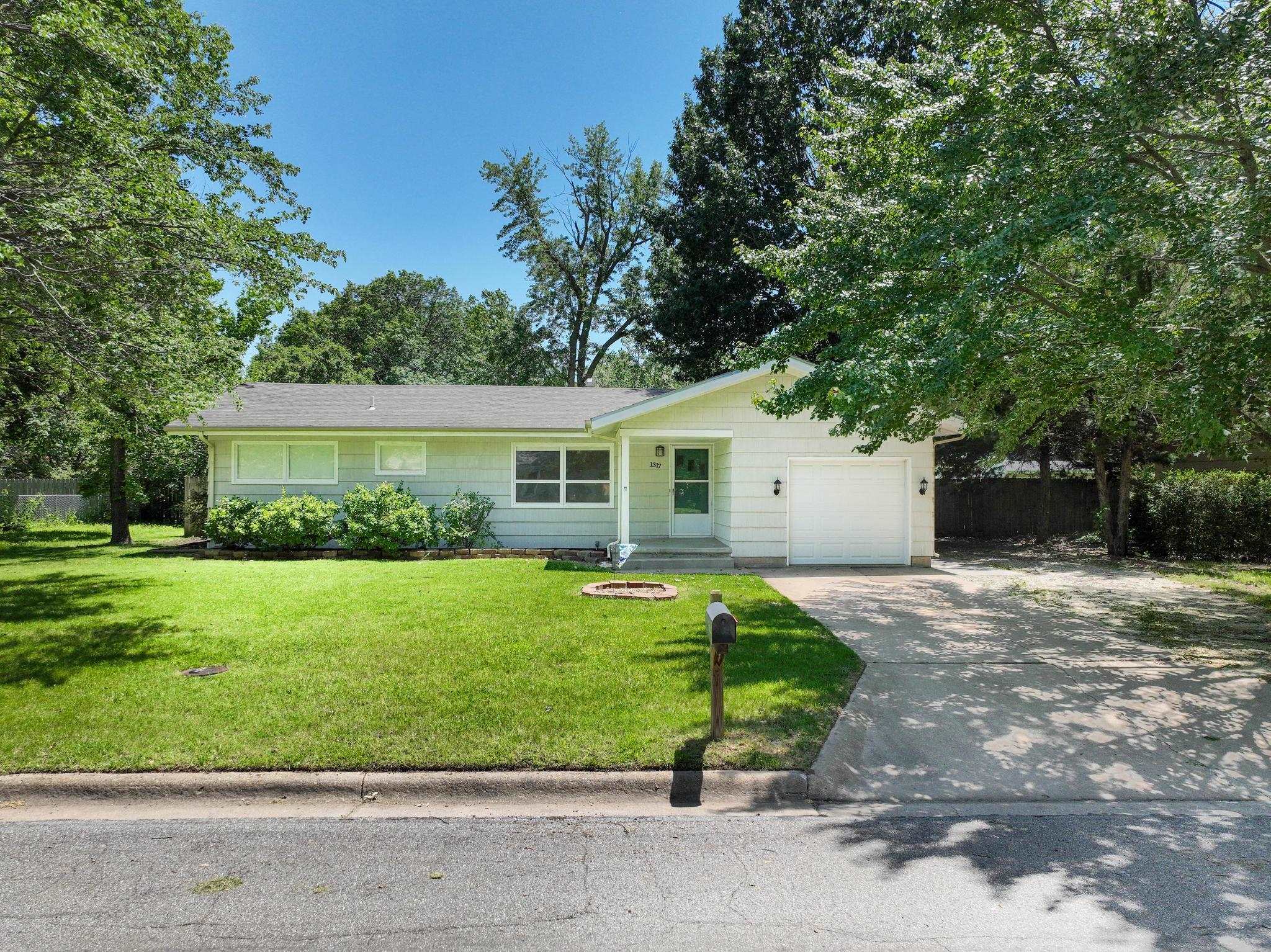 1317 W 9th St Property Photo 19