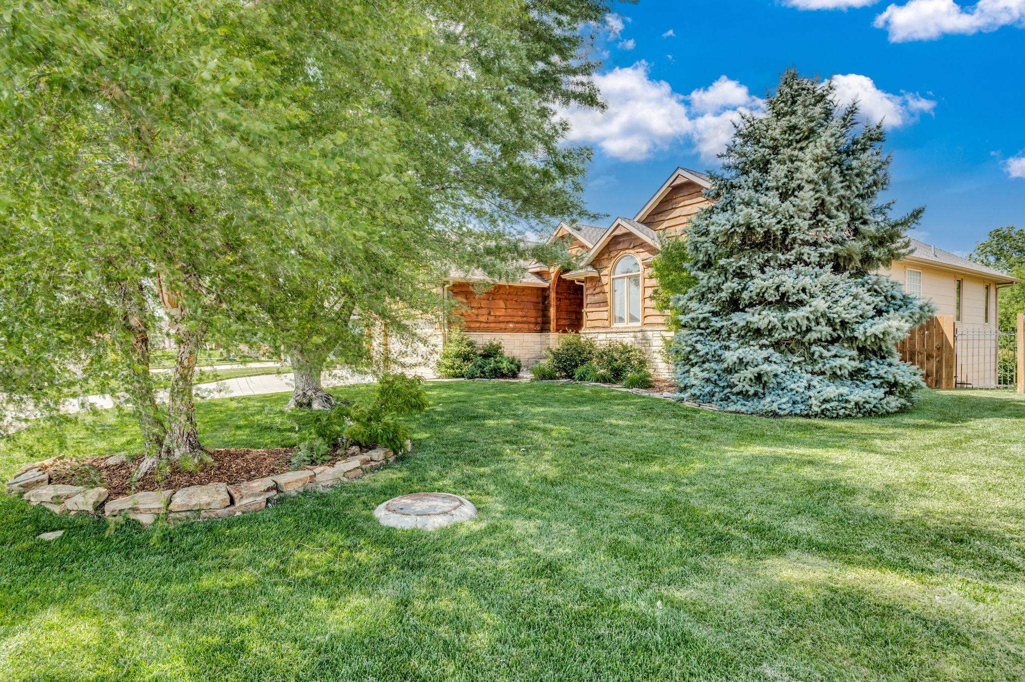 15714 E Woodcreek St Property Photo 2