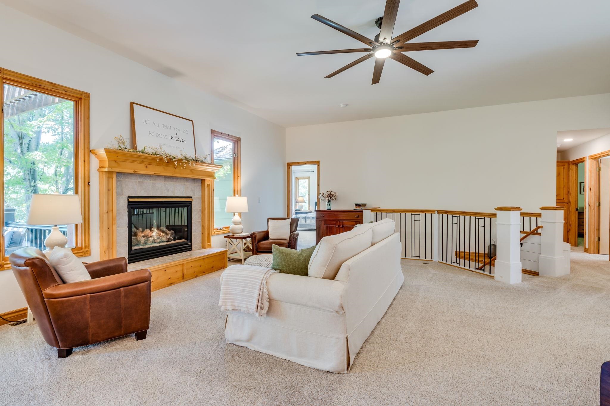 15714 E Woodcreek St Property Photo 6