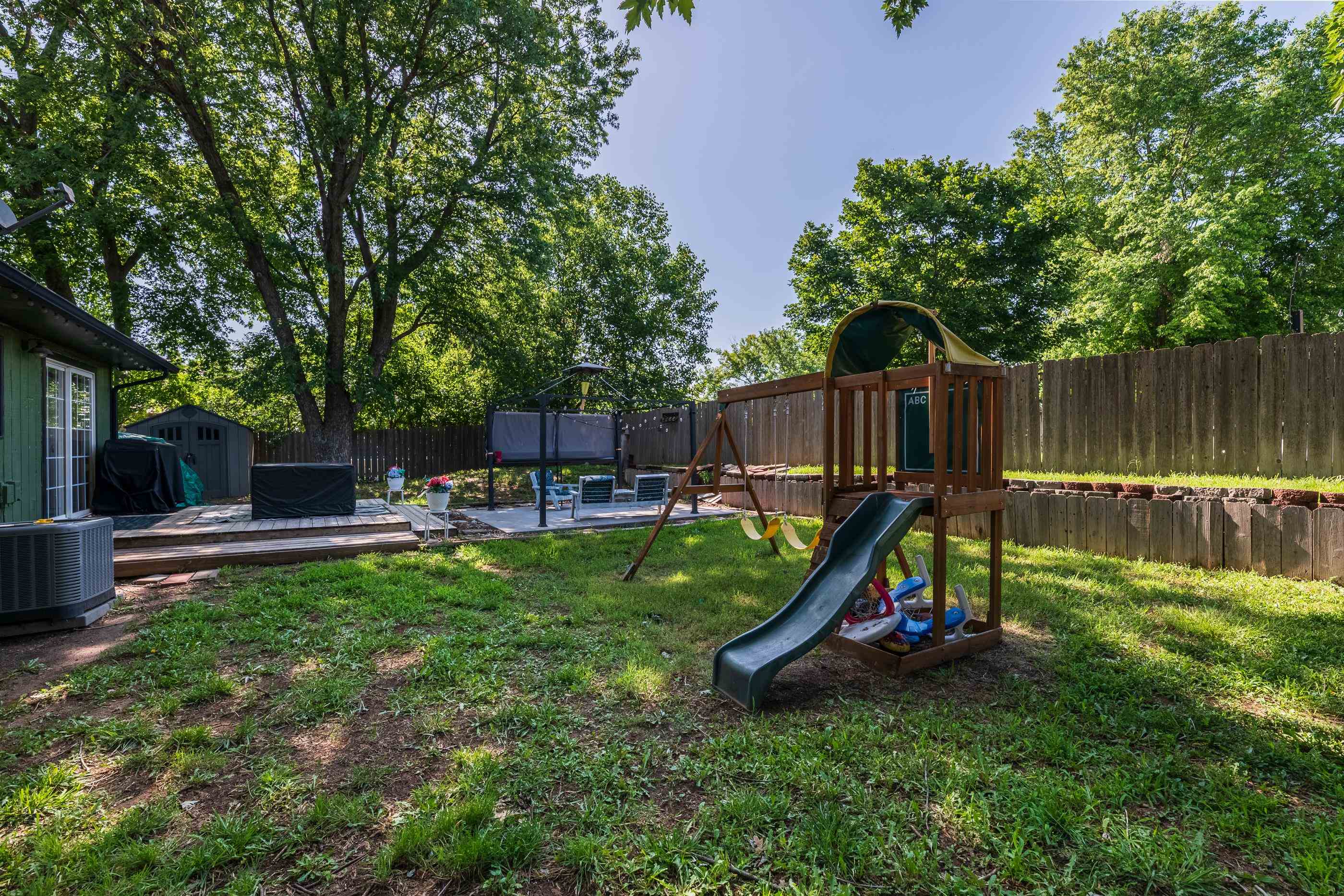 319 Sandalwood Dr Property Photo 6