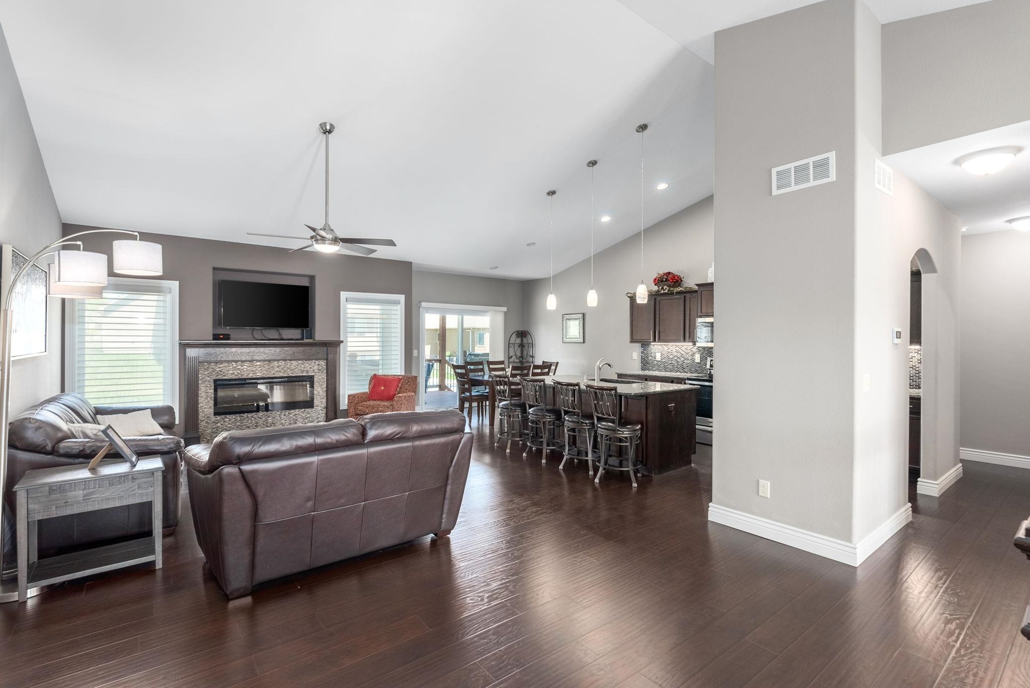 15704 E Morningside St Property Photo 4