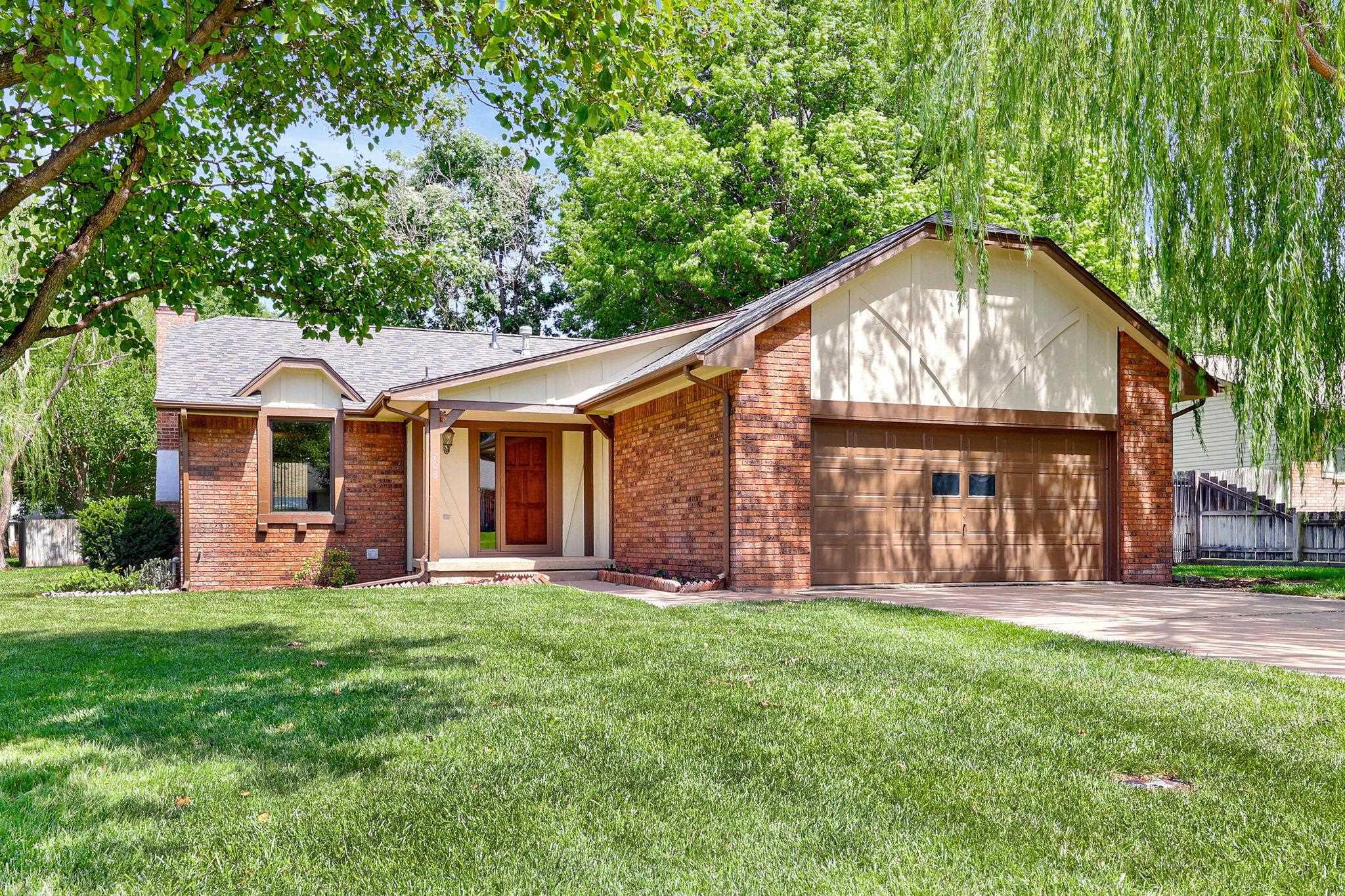 708 Wendy Kay Ln Property Photo 2
