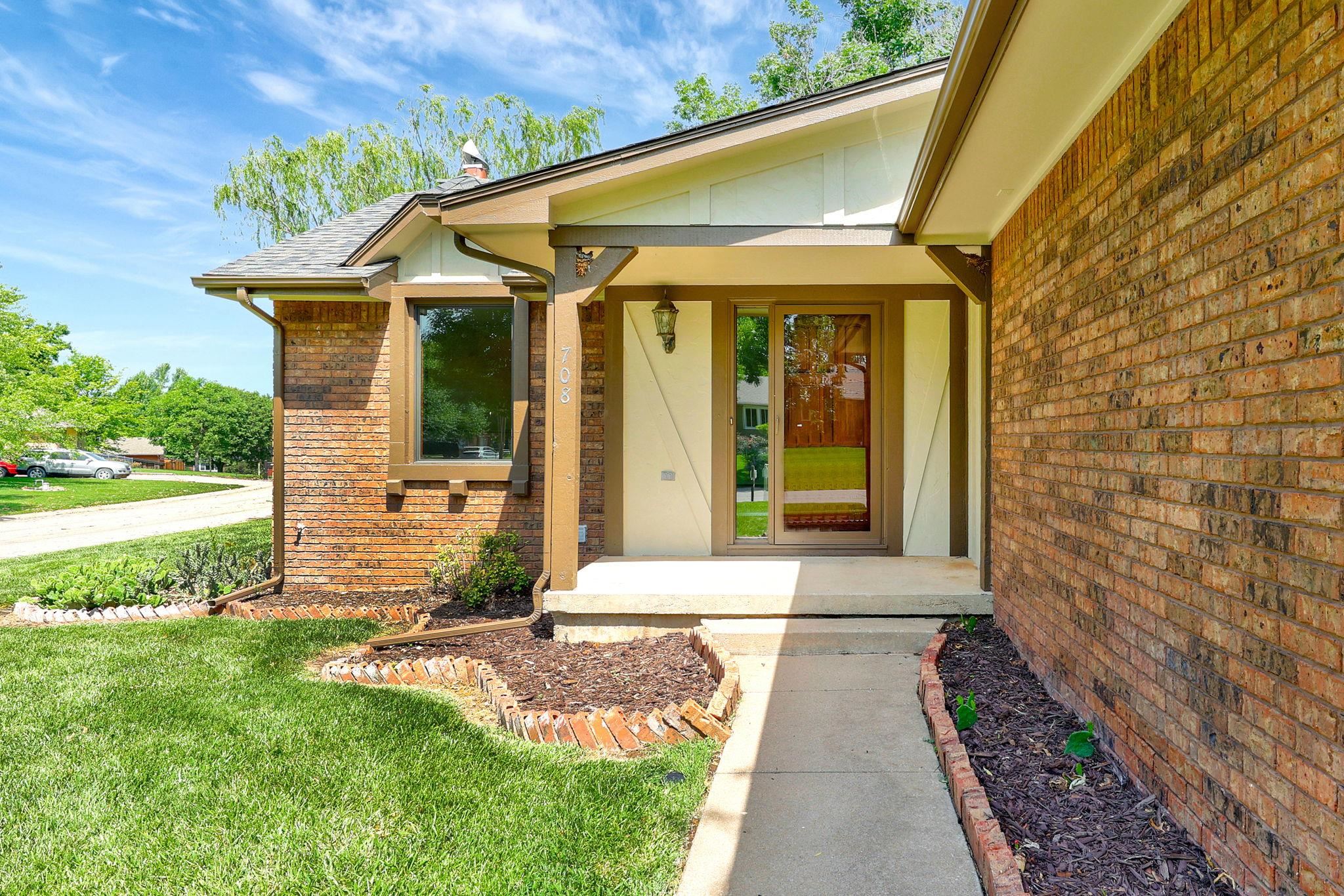 708 Wendy Kay Ln Property Photo 4