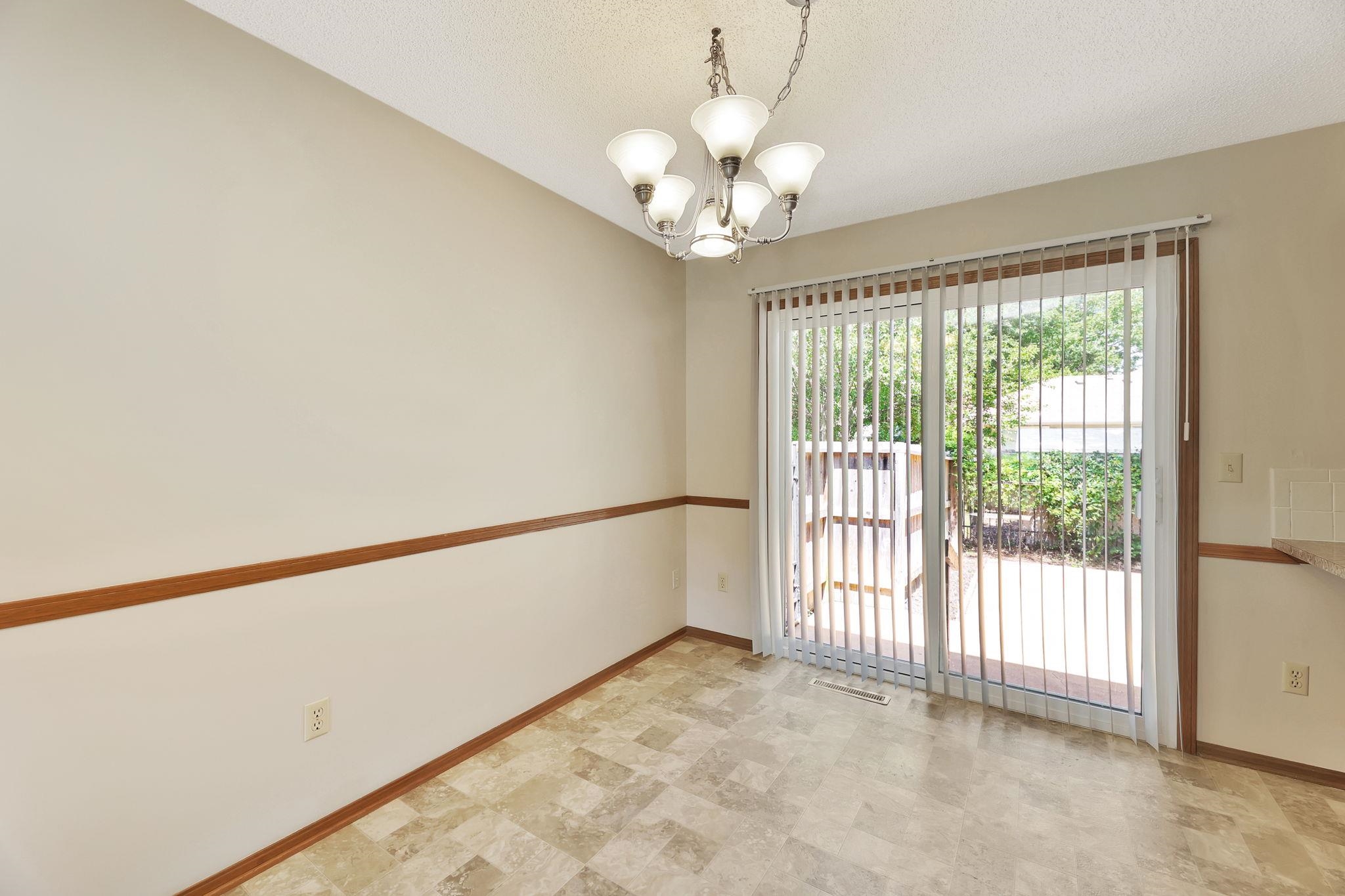 708 Wendy Kay Ln Property Photo 8