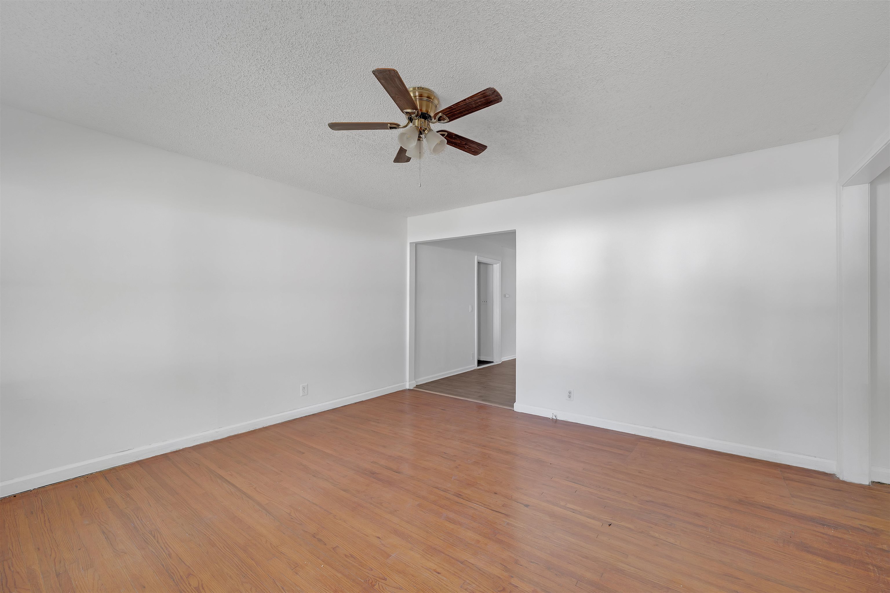 812 S Bleckley Dr Property Photo 4