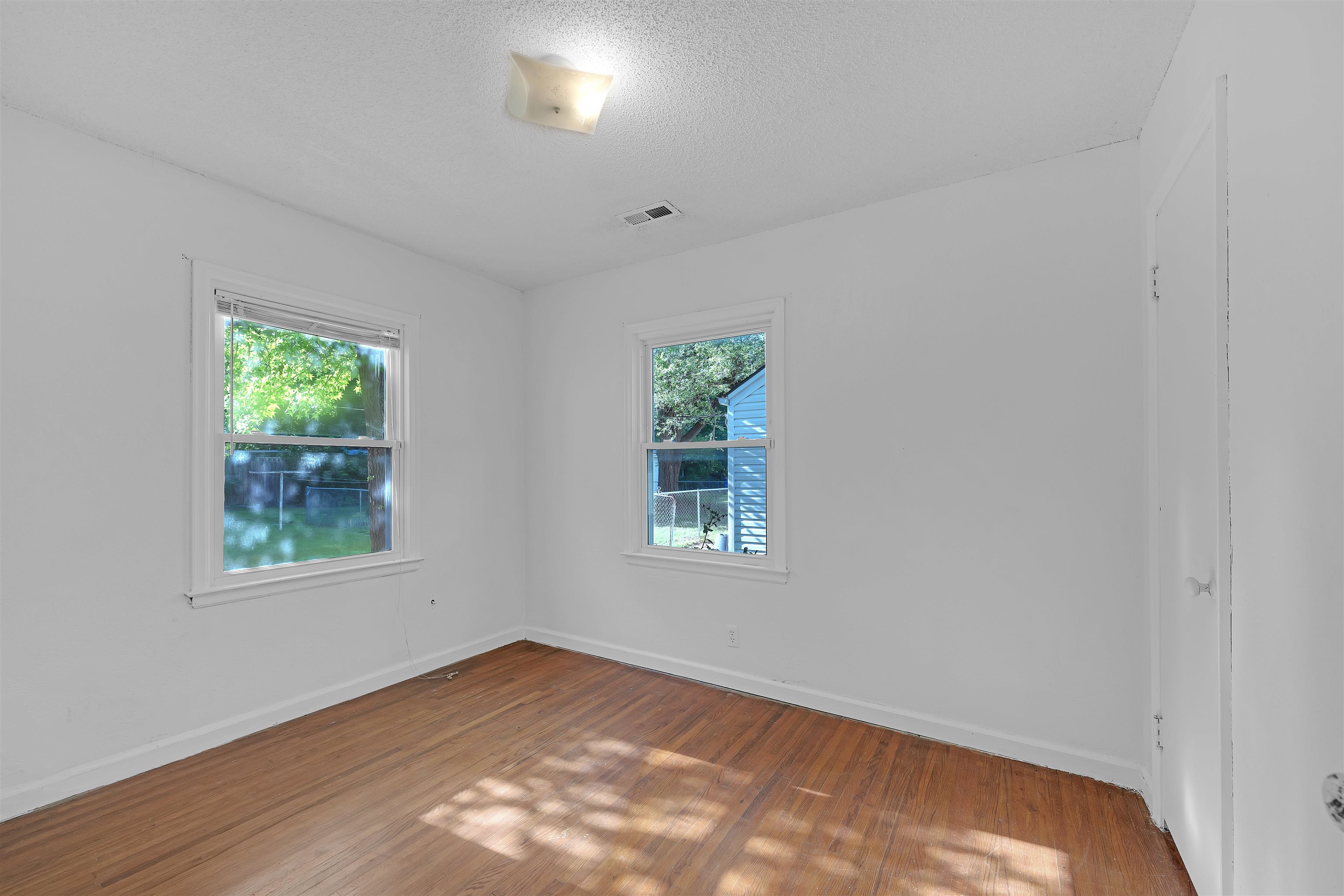 812 S Bleckley Dr Property Photo 16