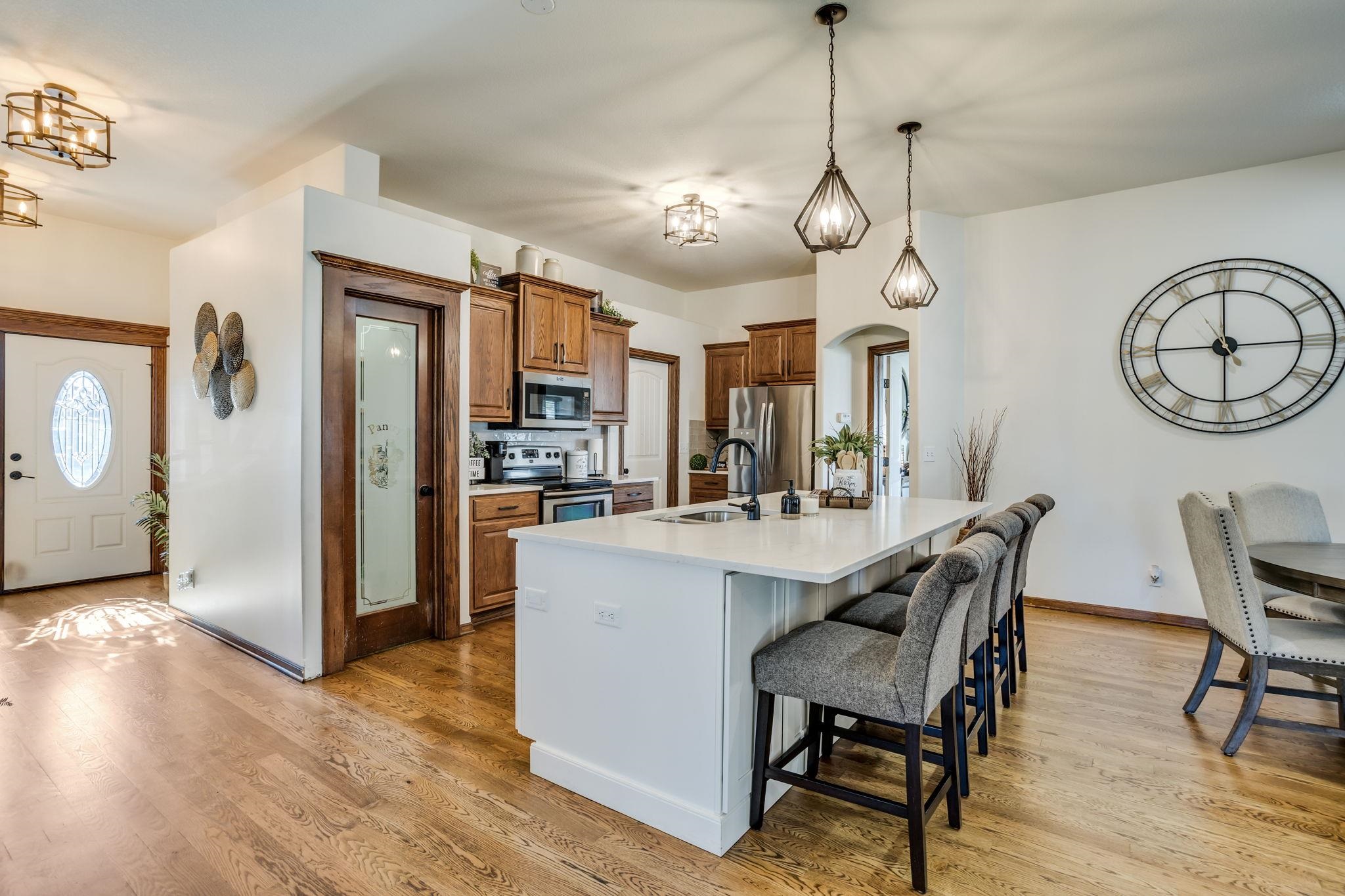 2629 E Kite Ct Property Photo 6