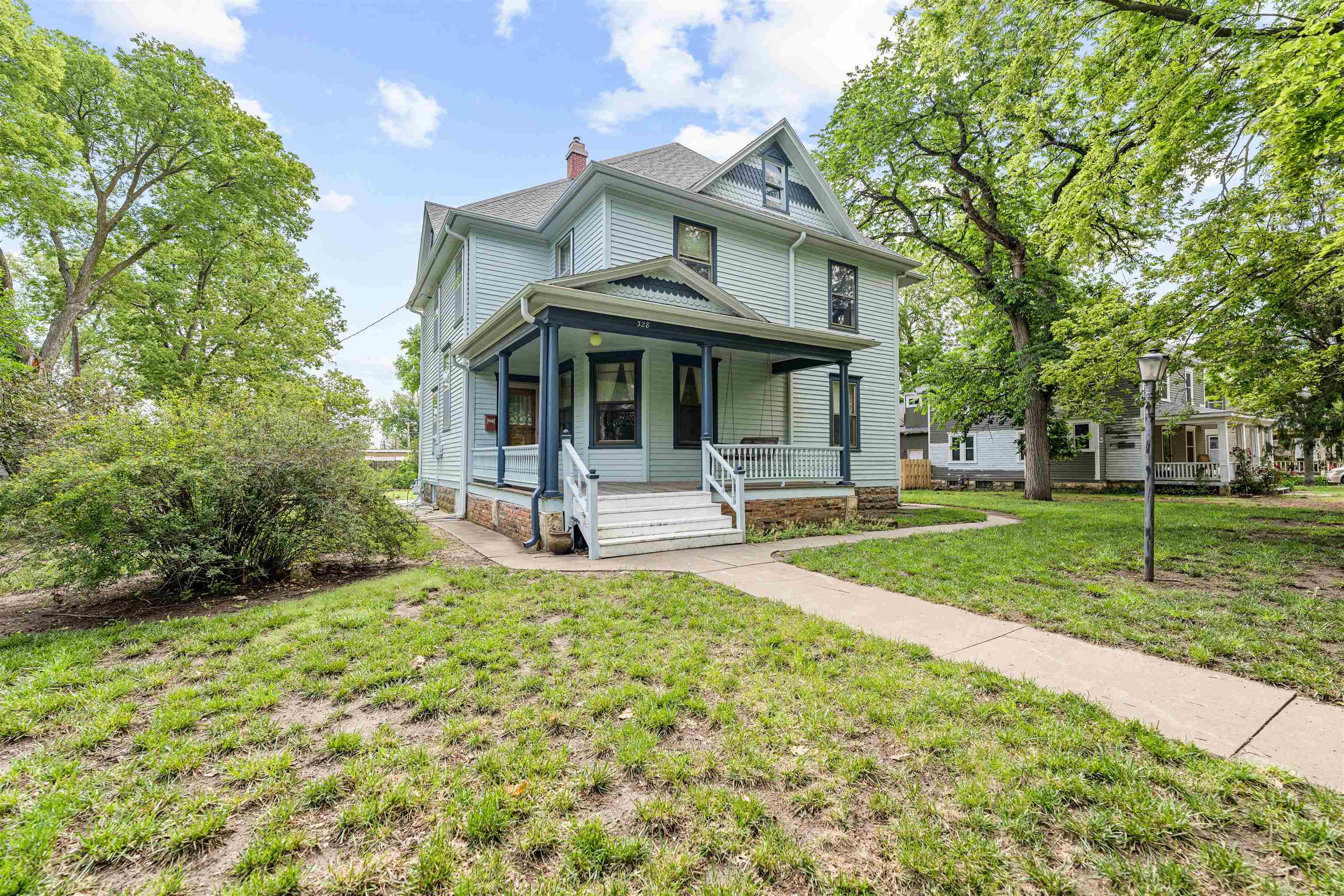 328 N 1st St Property Photo