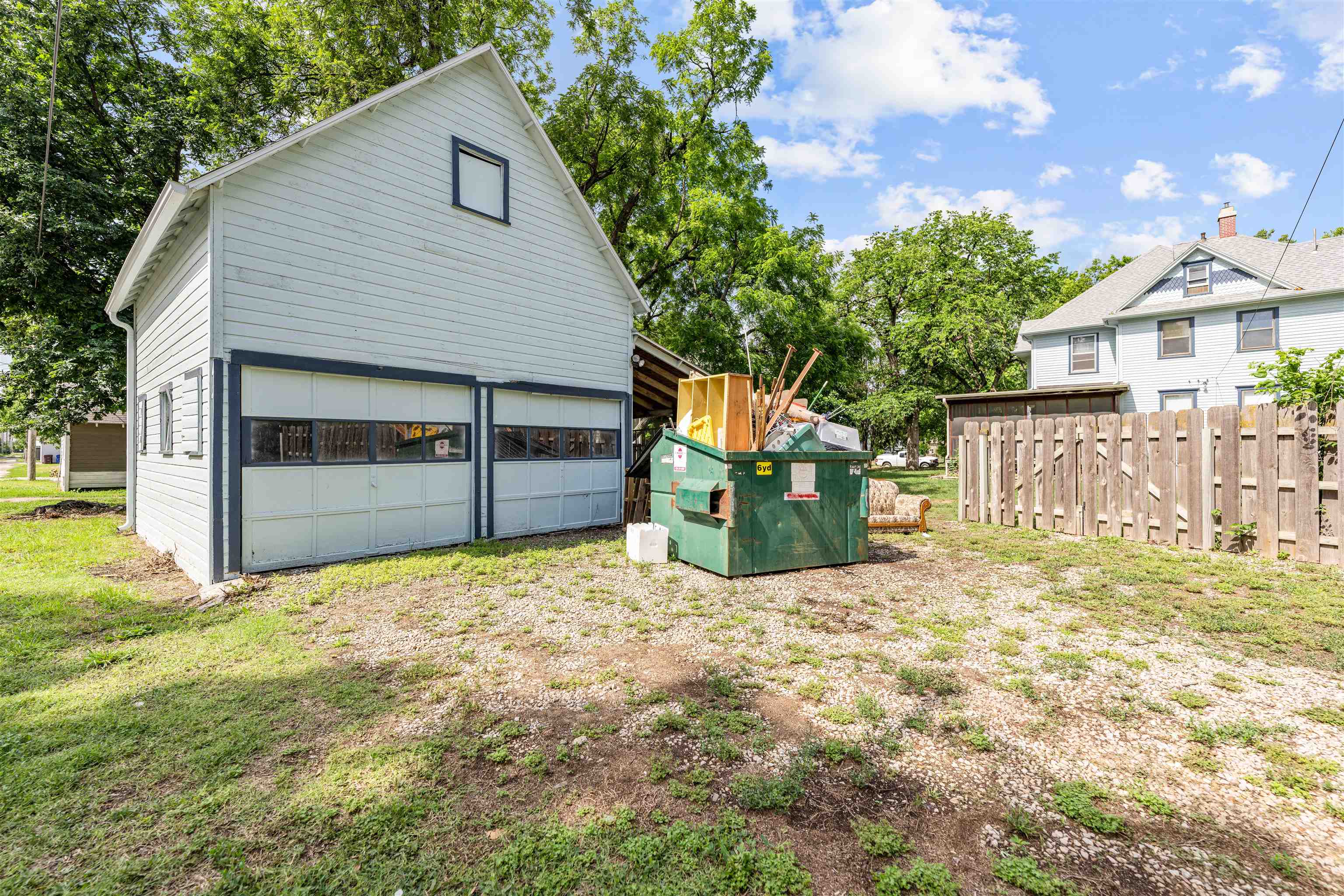 328 N 1st St Property Photo 6