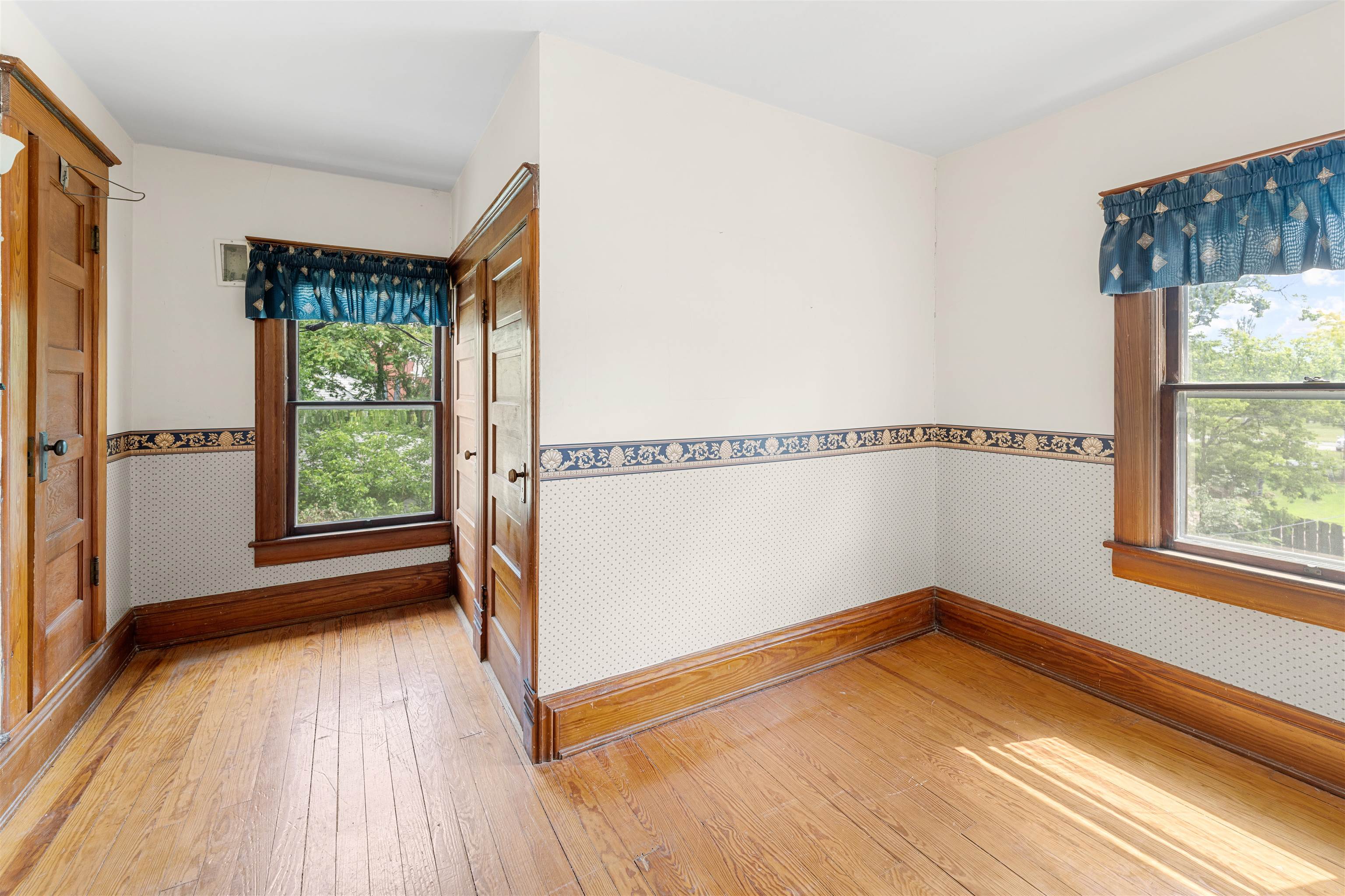 328 N 1st St Property Photo 24