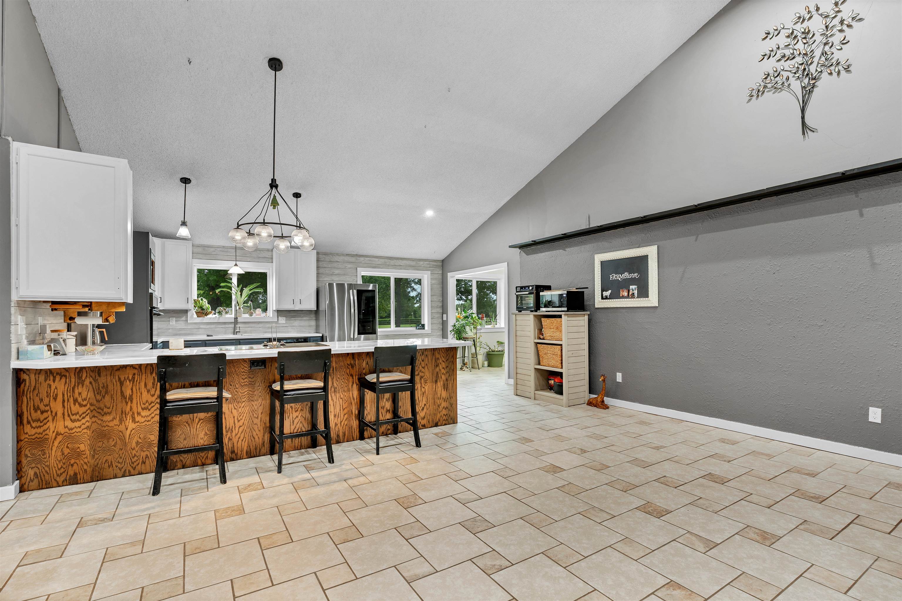 5671 Diamond Property Photo 7