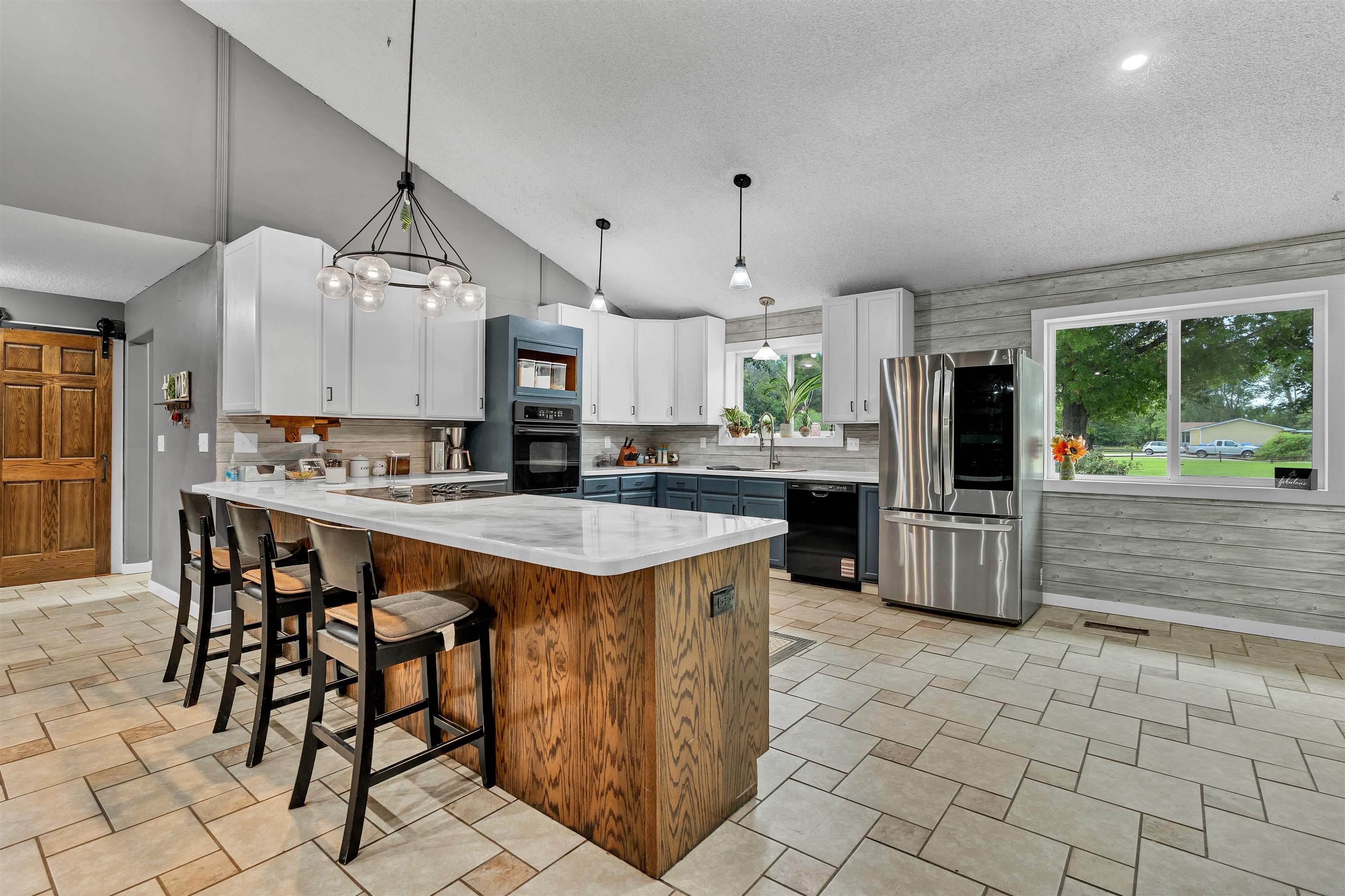 5671 Diamond Property Photo 11