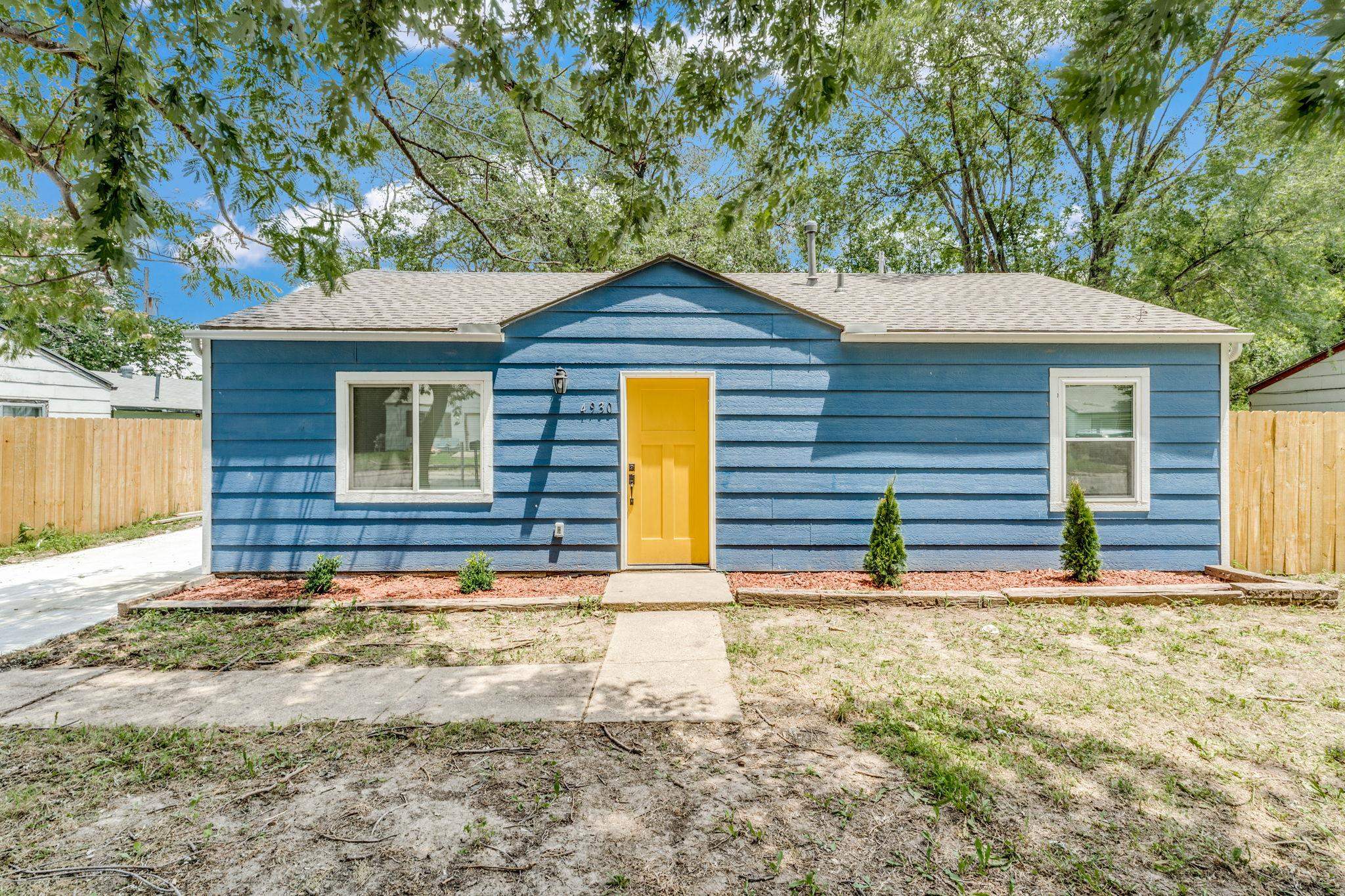 4930 S Jade Ave Property Photo 1