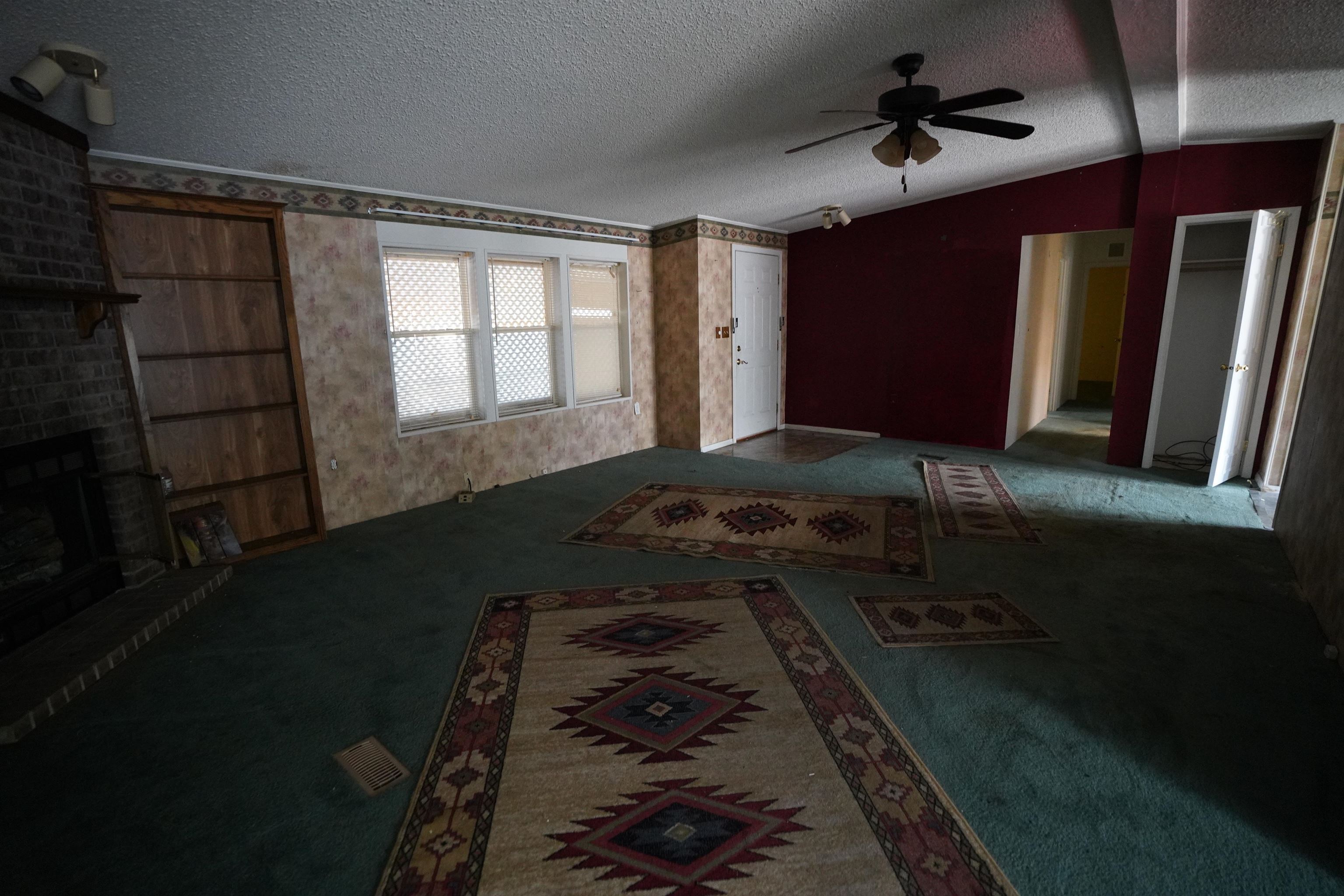 5205 S Lulu St Property Photo 3