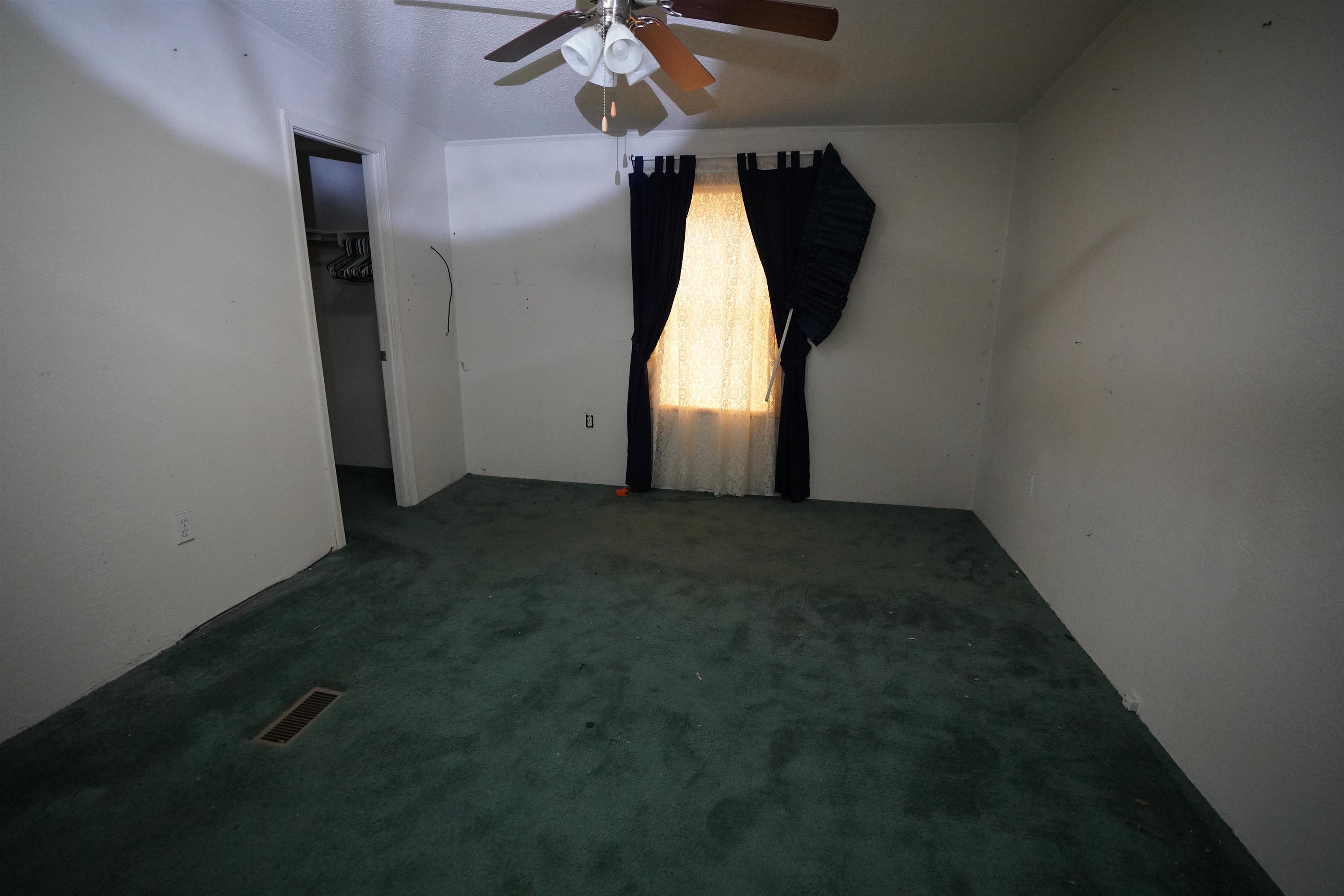 5205 S Lulu St Property Photo 7