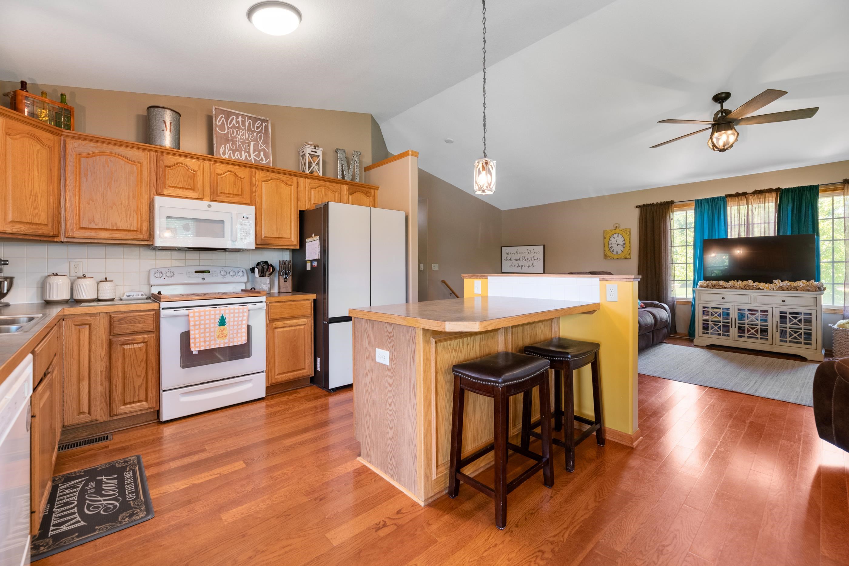 1310 E Winesap Property Photo 12