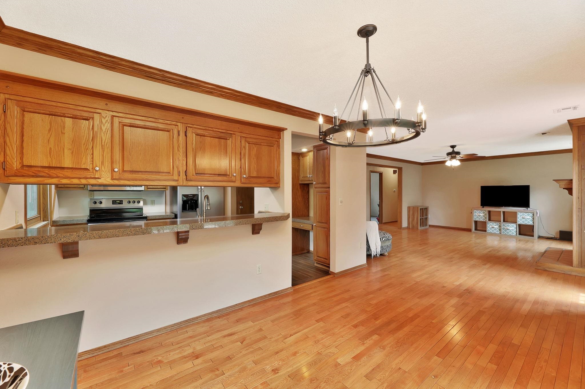 324 N Lakeside Dr Property Photo 5