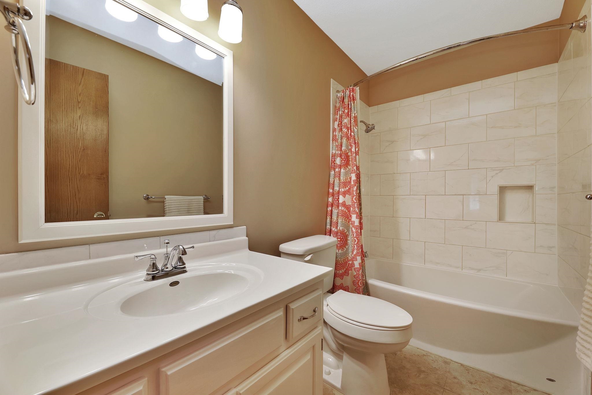 324 N Lakeside Dr Property Photo 9