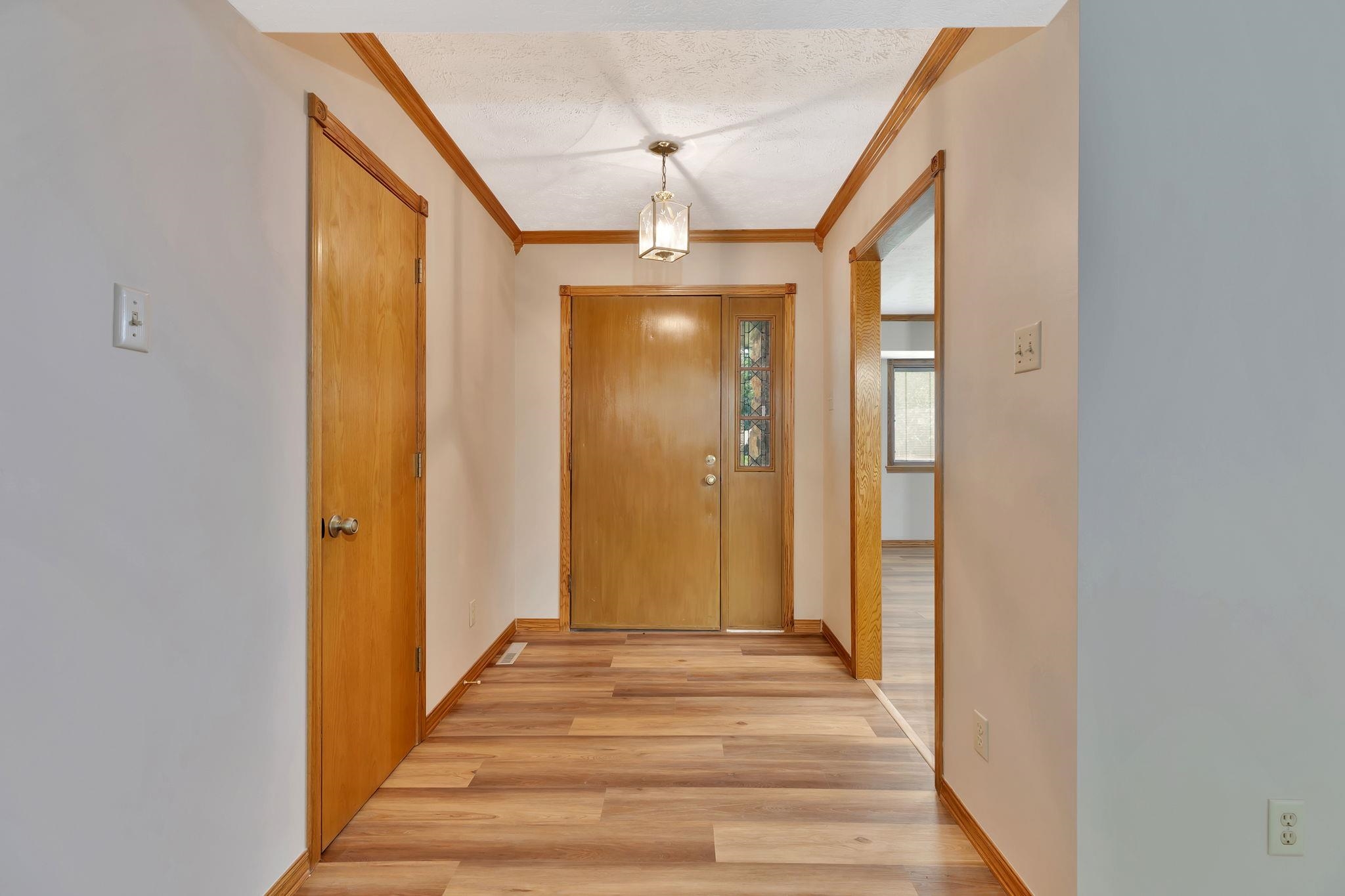 10520 Cora St Property Photo 4