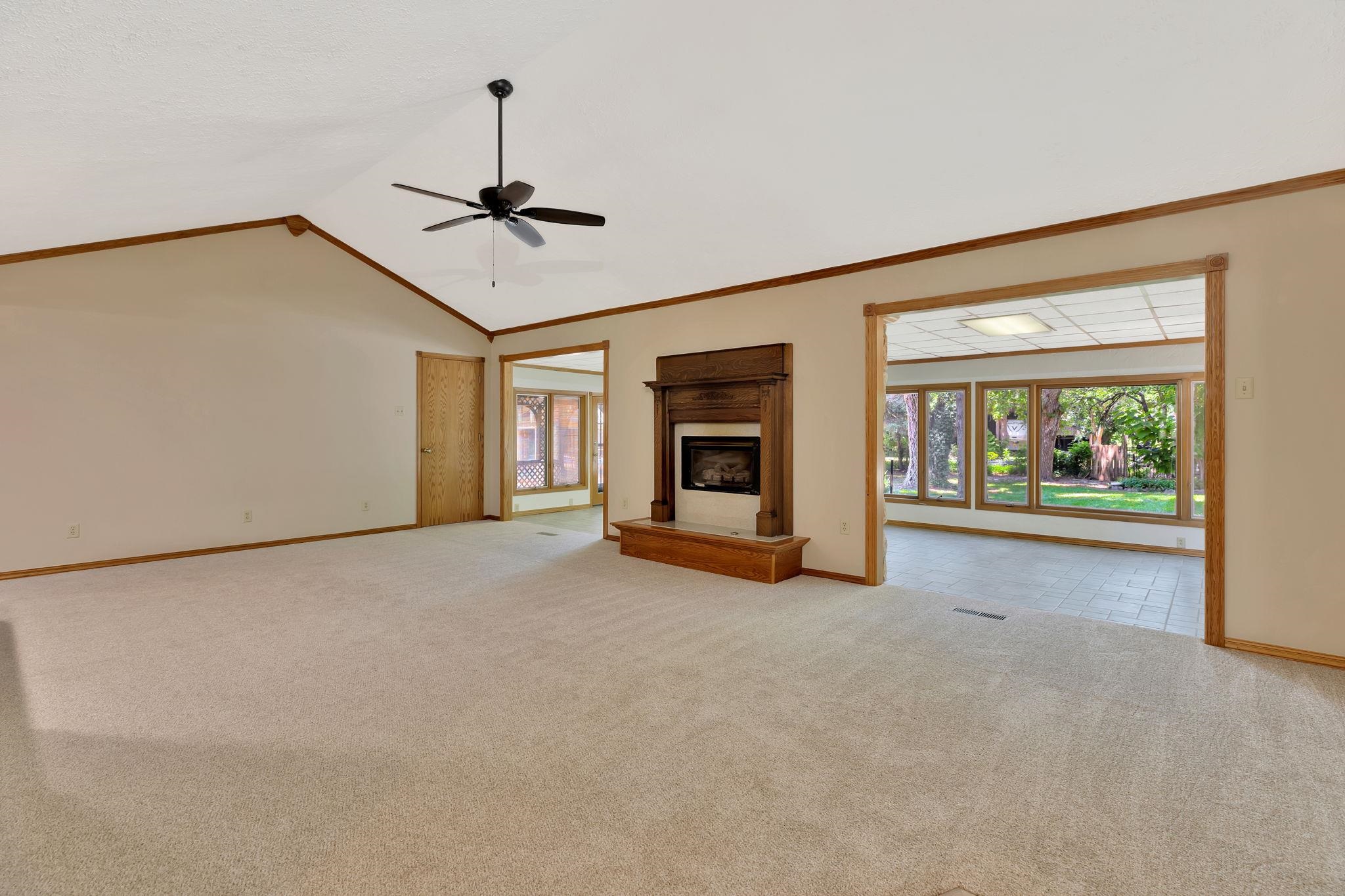 10520 Cora St Property Photo 5