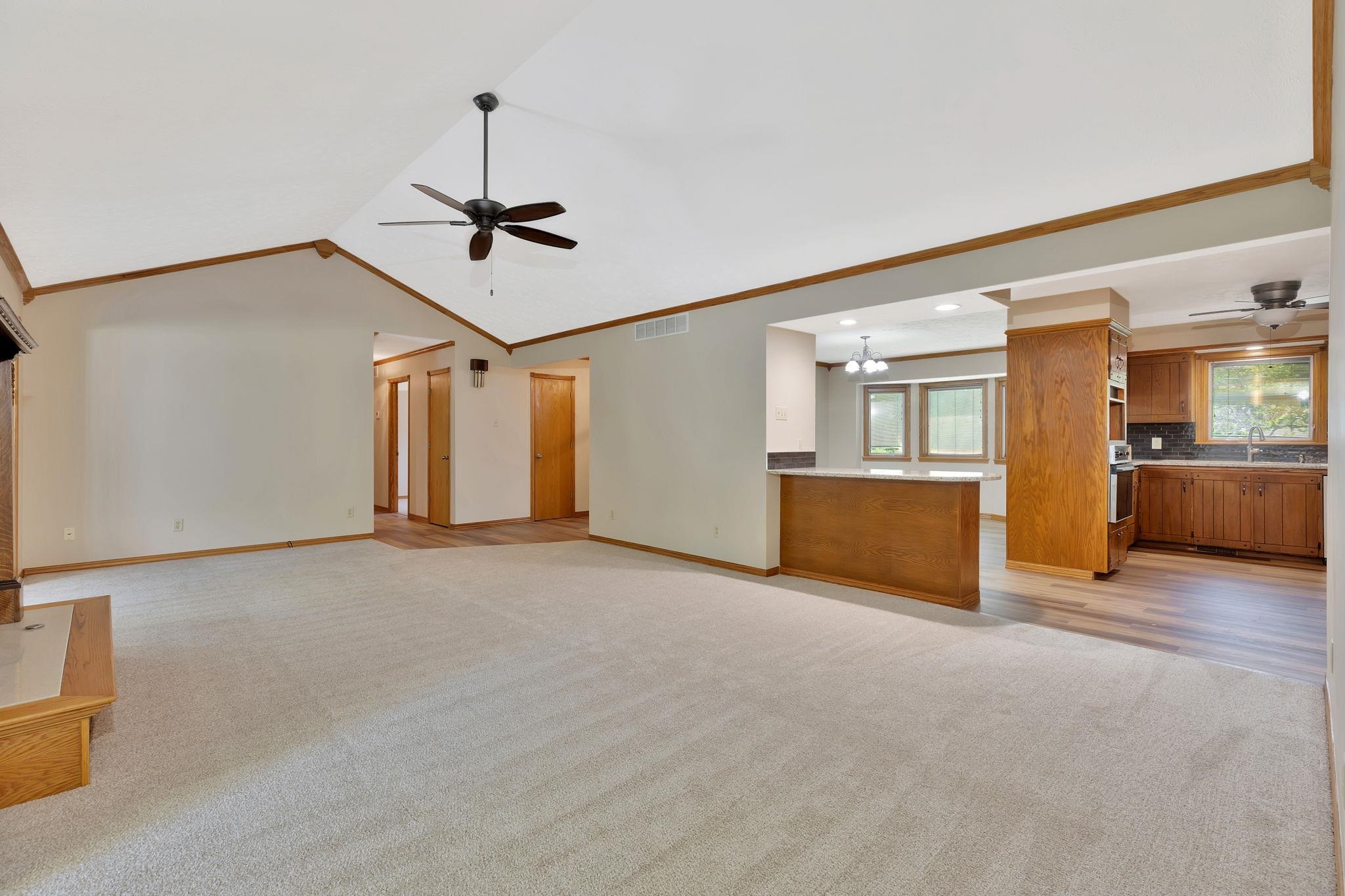 10520 Cora St Property Photo 7