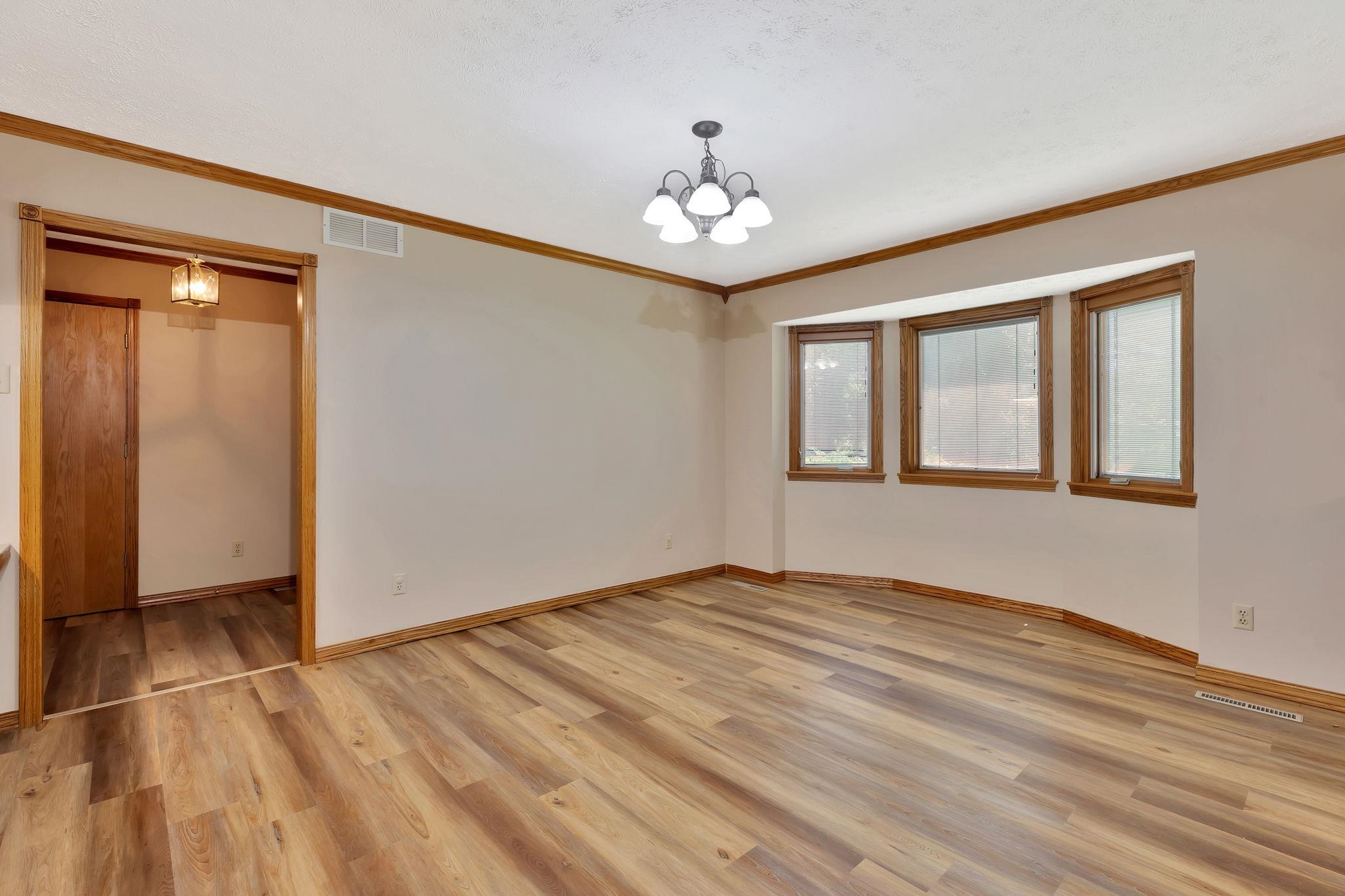 10520 Cora St Property Photo 9