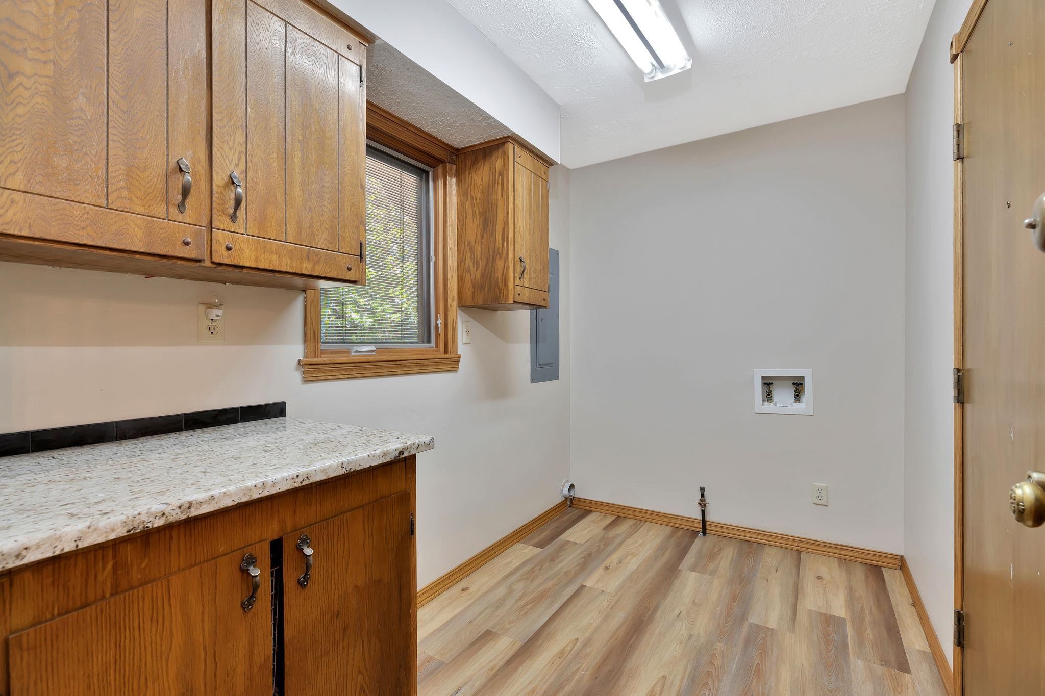 10520 Cora St Property Photo 14